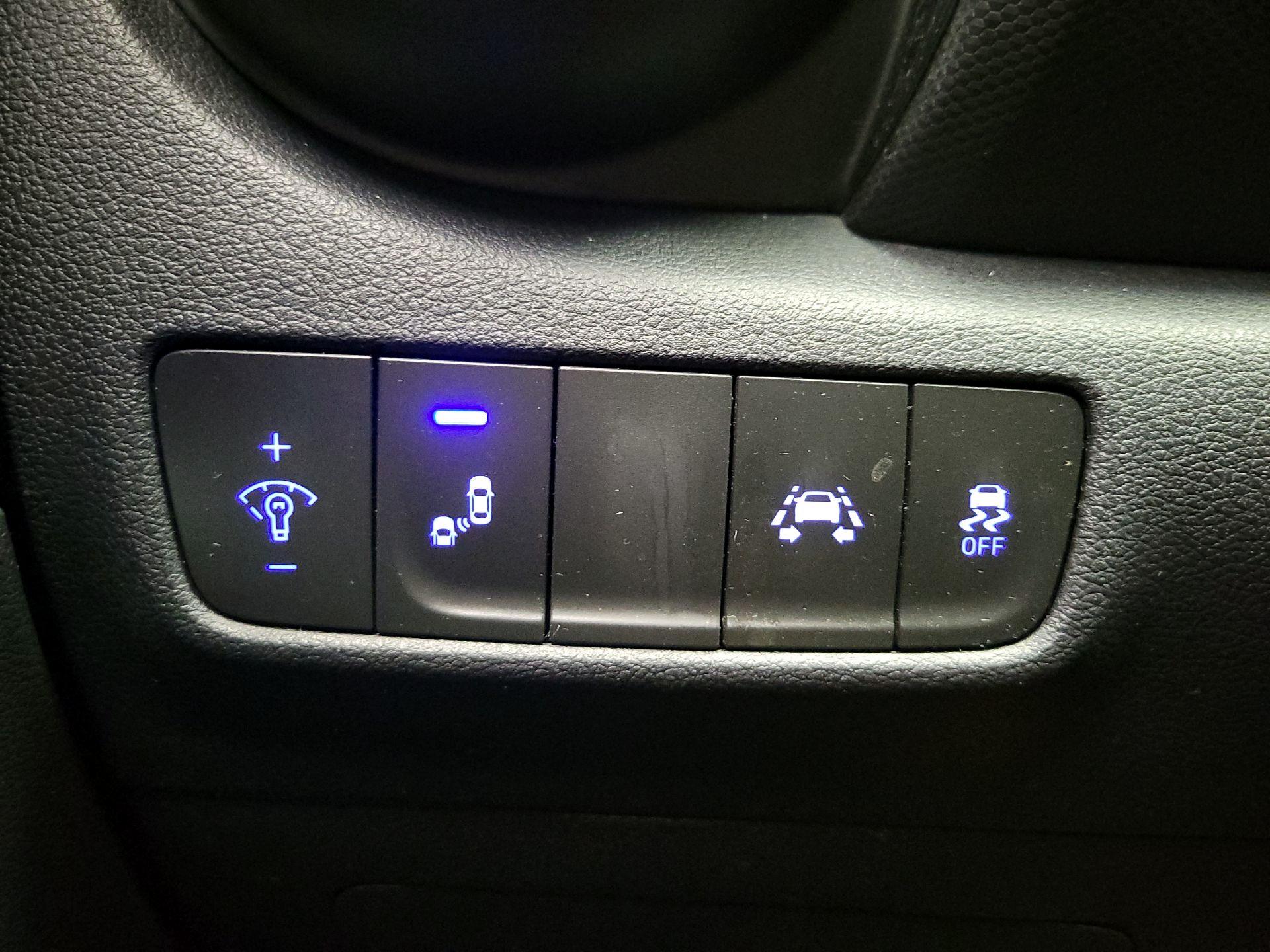 Thumbnail: 2021 Hyundai Kona - 13