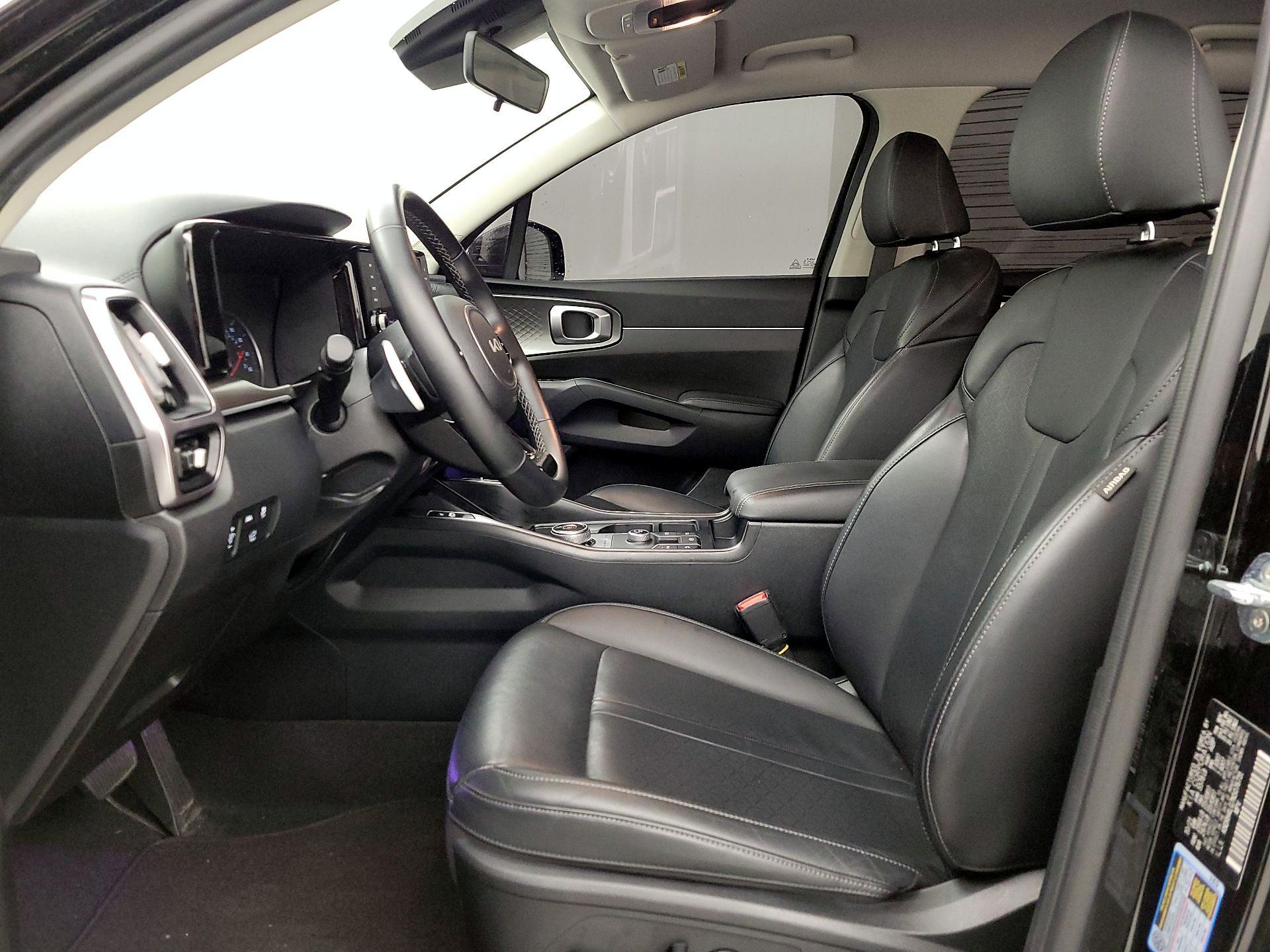 Thumbnail: 2022 Kia Sorento - 11
