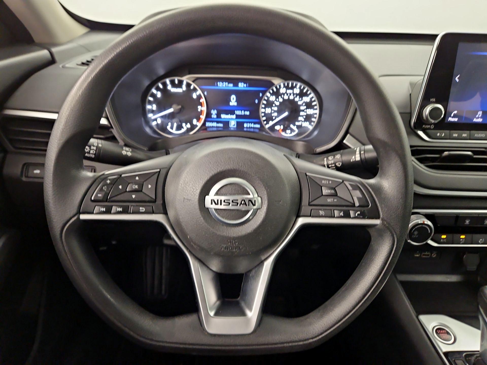 Thumbnail: 2019 Nissan Altima - 10