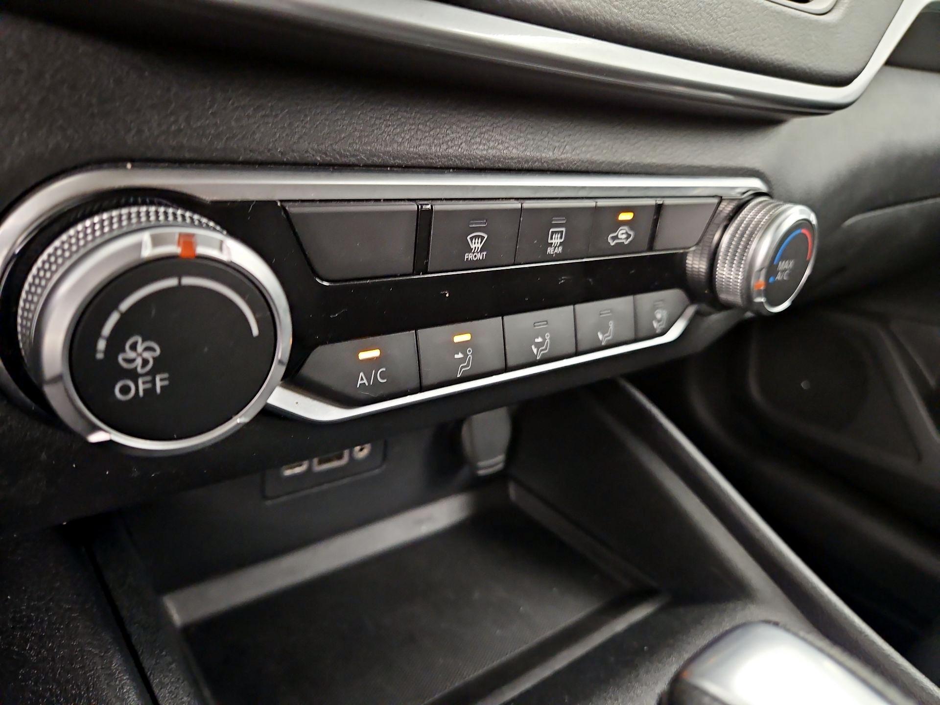 Thumbnail: 2019 Nissan Altima - 16