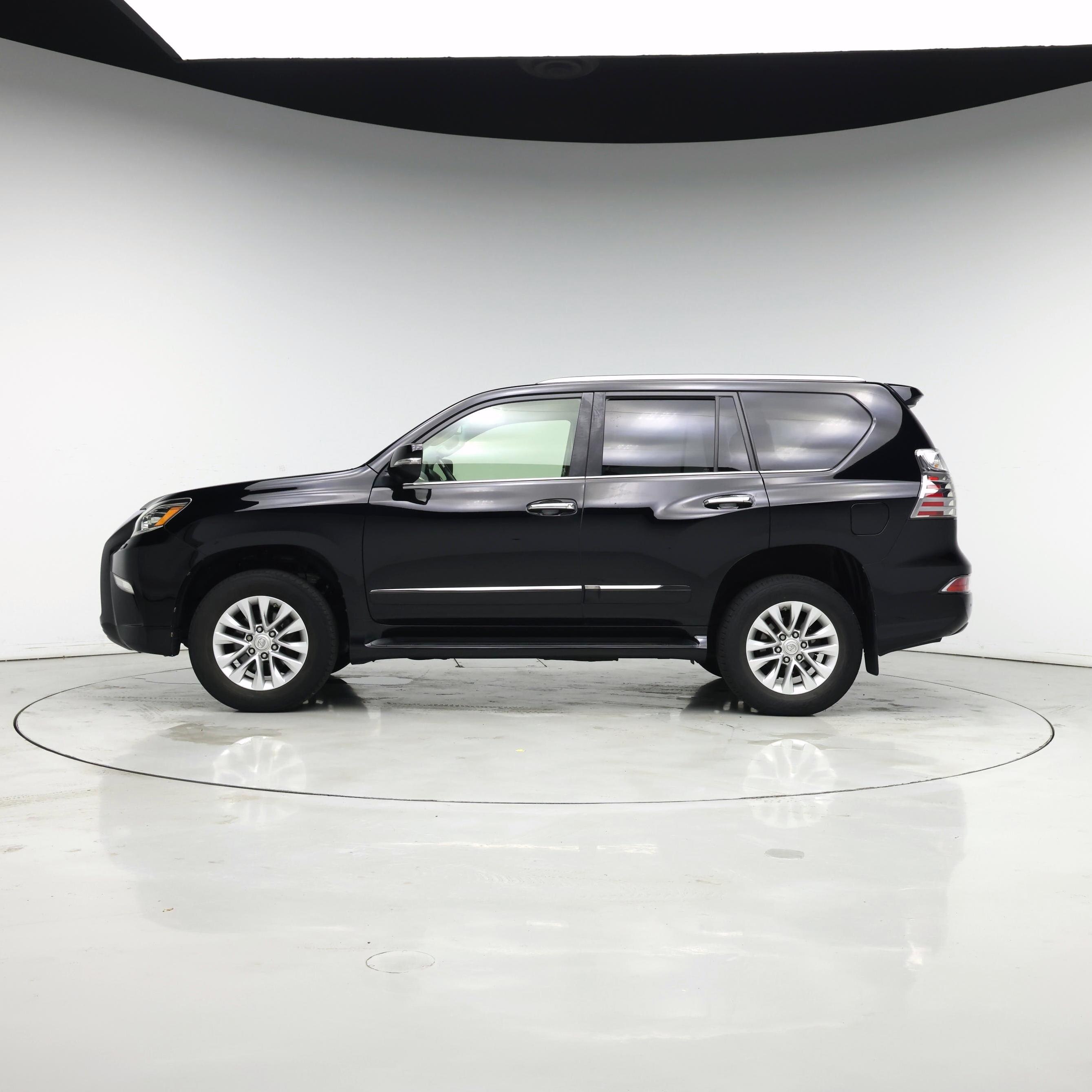 Thumbnail: 2018 Lexus GX - 3