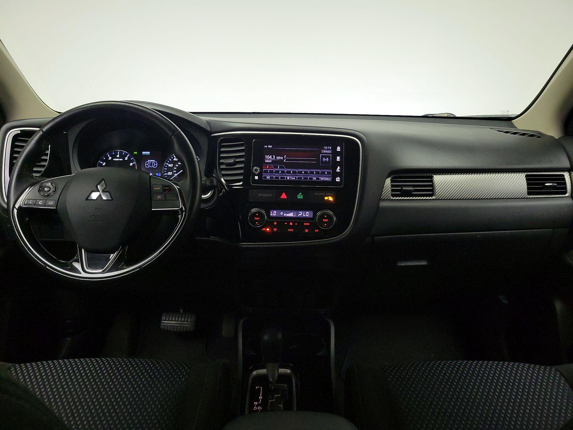 Thumbnail: 2018 Mitsubishi Outlander - 9