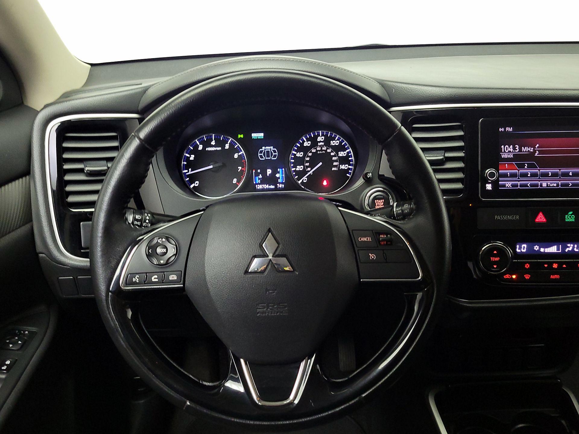 Thumbnail: 2018 Mitsubishi Outlander - 10