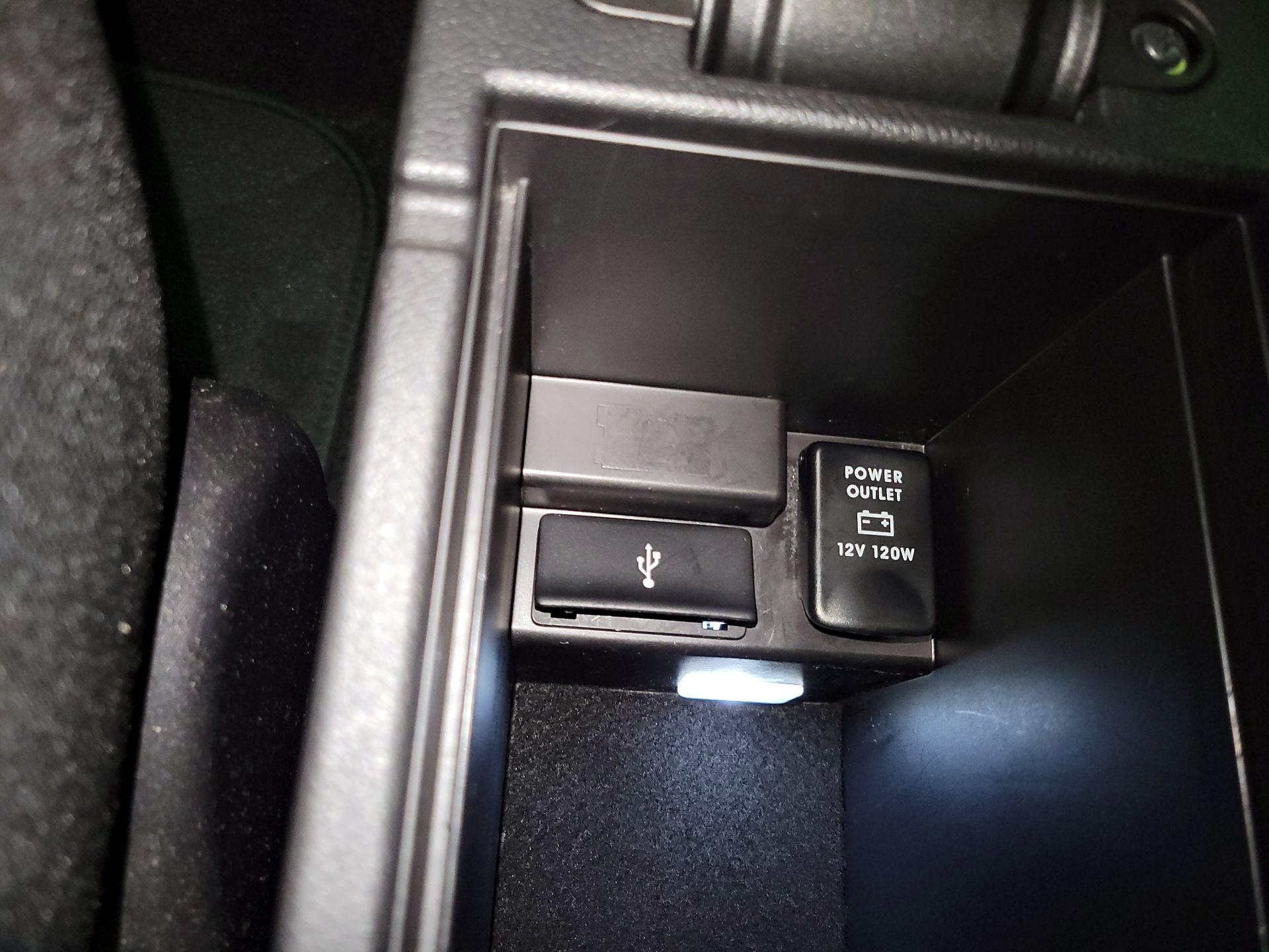 Thumbnail: 2018 Mitsubishi Outlander - 18