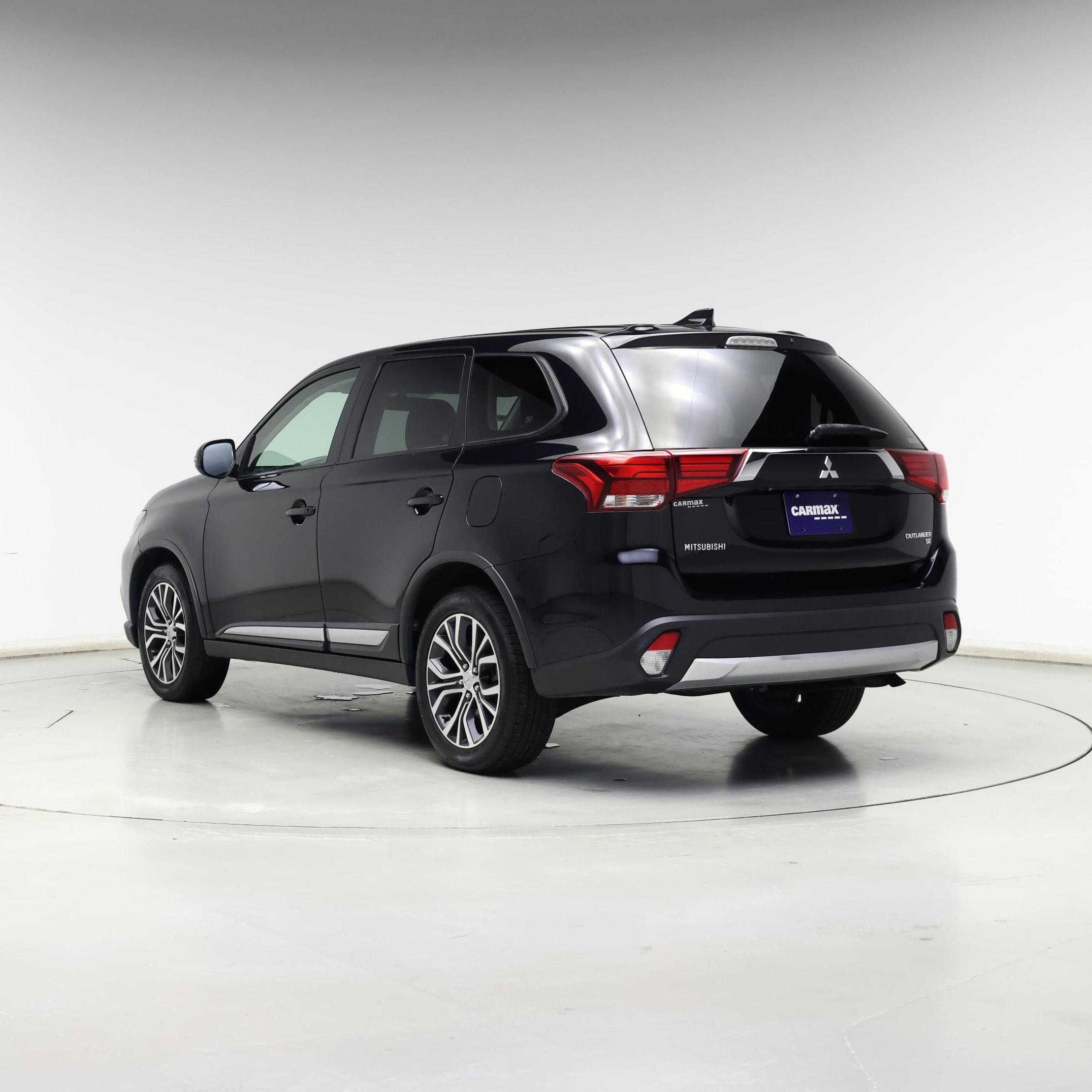 Thumbnail: 2018 Mitsubishi Outlander - 2