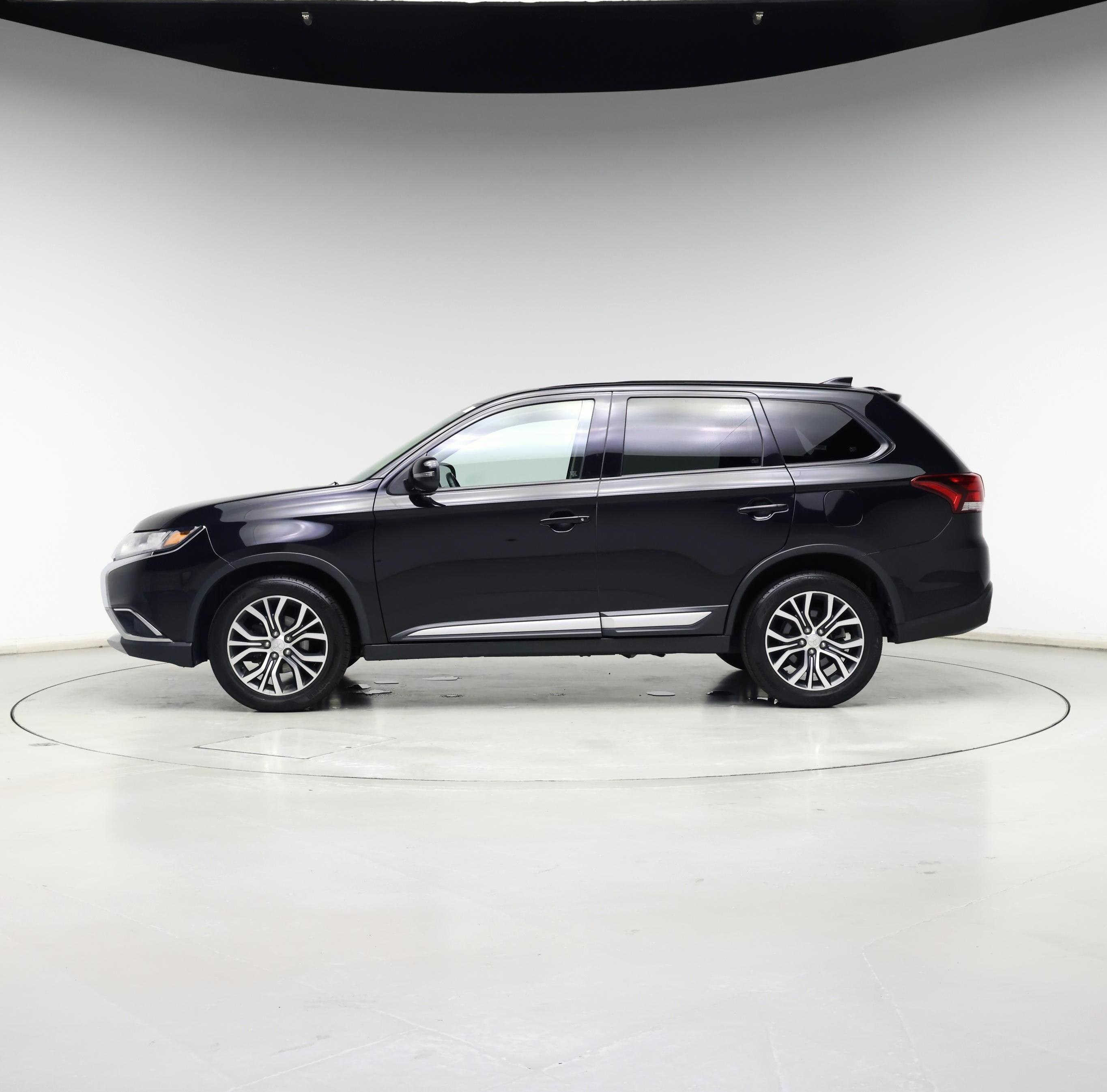 Thumbnail: 2018 Mitsubishi Outlander - 3