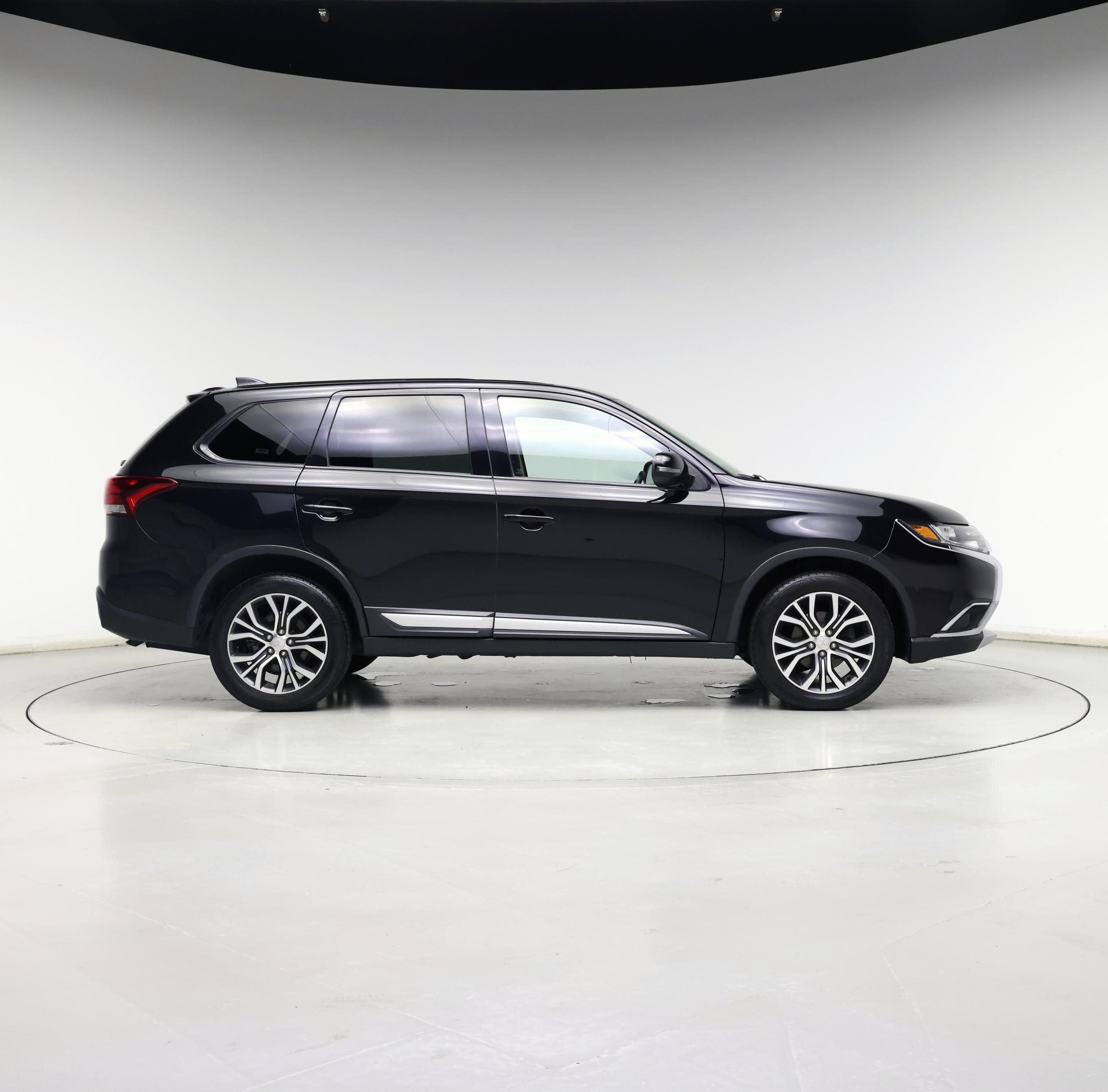 Thumbnail: 2018 Mitsubishi Outlander - 7