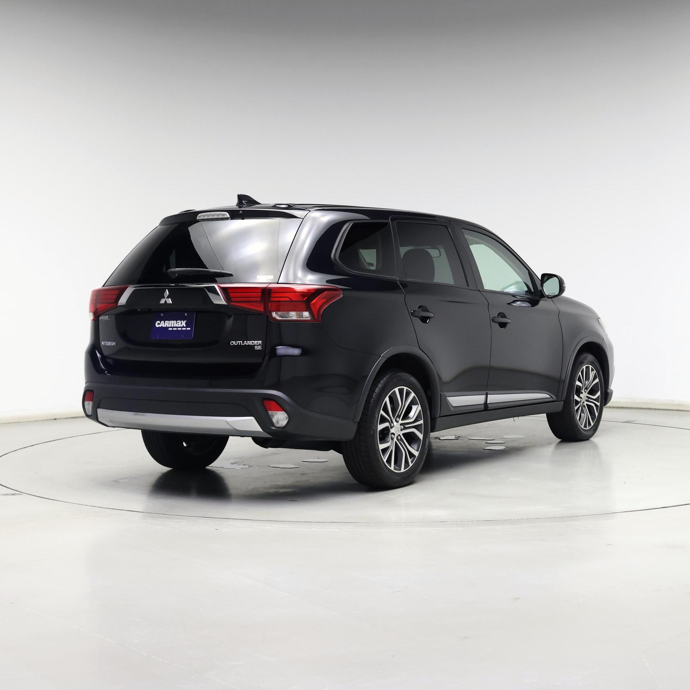 Thumbnail: 2018 Mitsubishi Outlander - 8