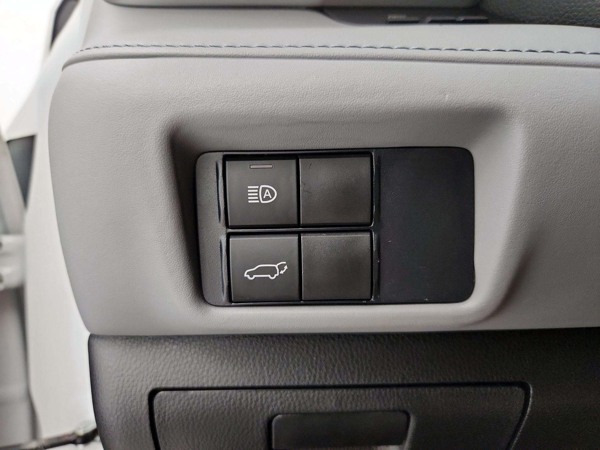 Thumbnail: 2021 Toyota Highlander - 13
