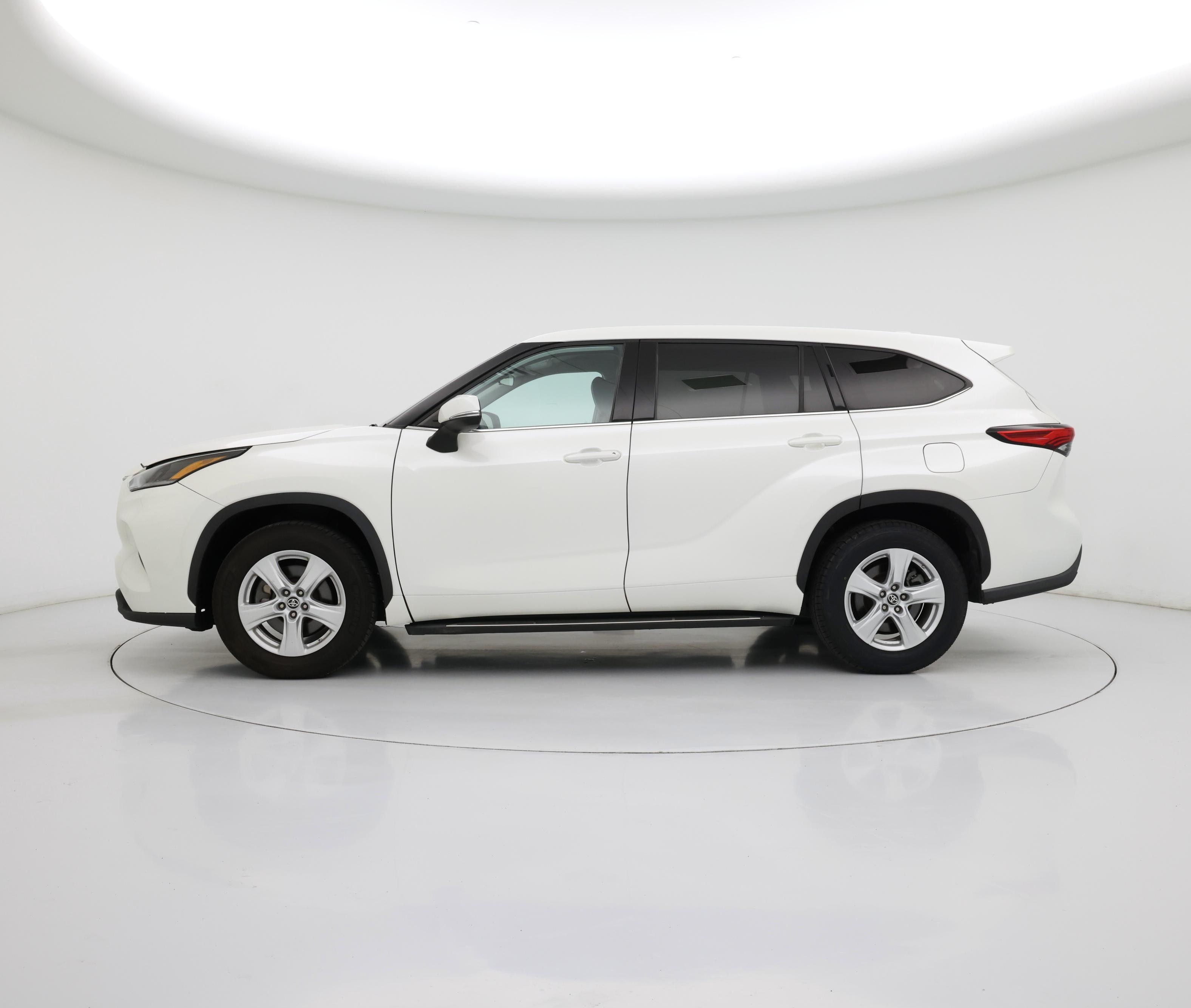 Thumbnail: 2021 Toyota Highlander - 3