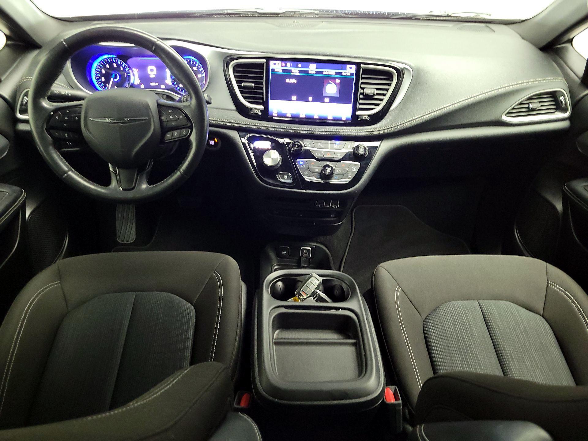 Thumbnail: 2021 Chrysler Pacifica - 9