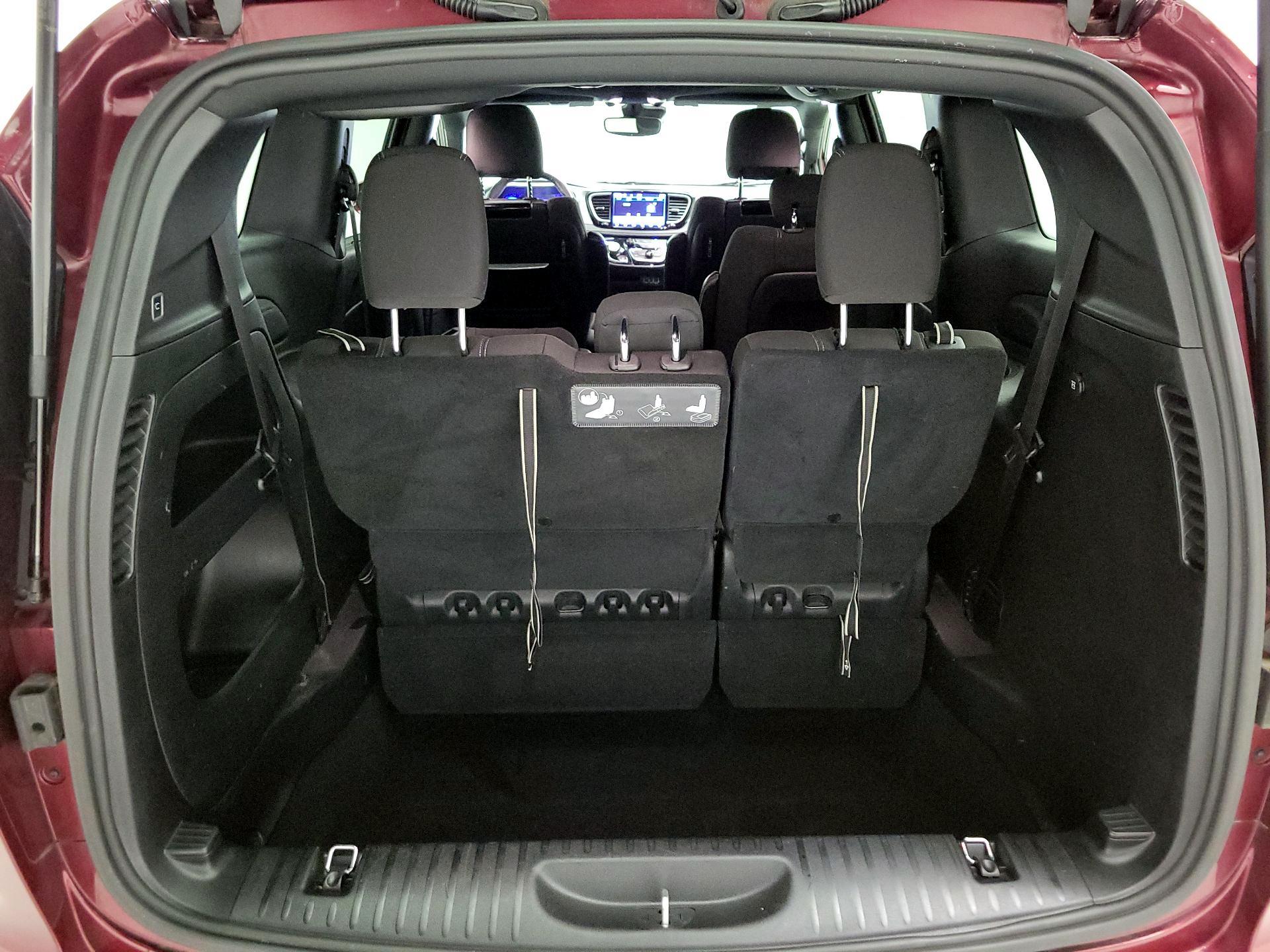 Thumbnail: 2021 Chrysler Pacifica - 20