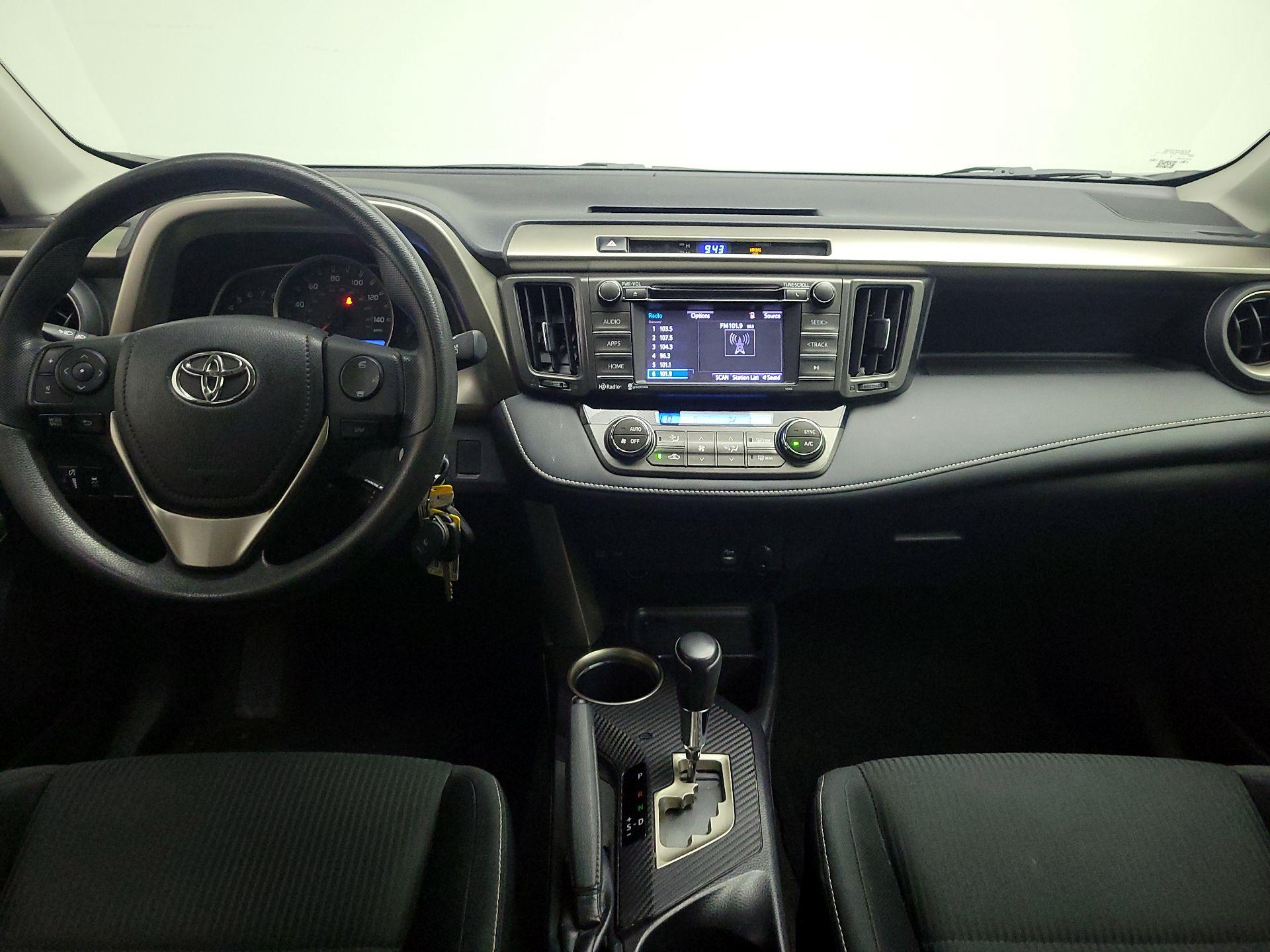 Thumbnail: 2015 Toyota RAV4 - 9
