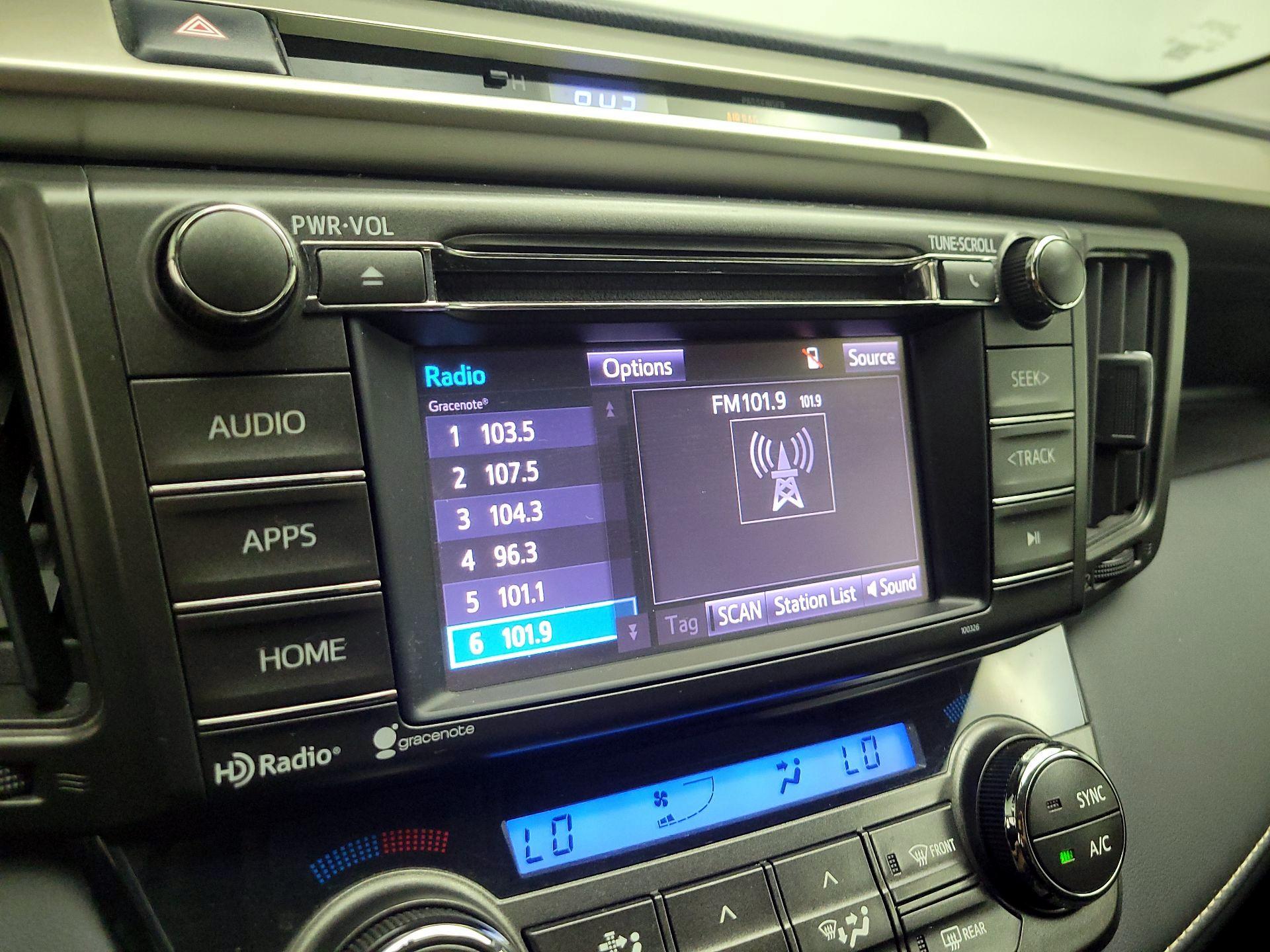 Thumbnail: 2015 Toyota RAV4 - 15