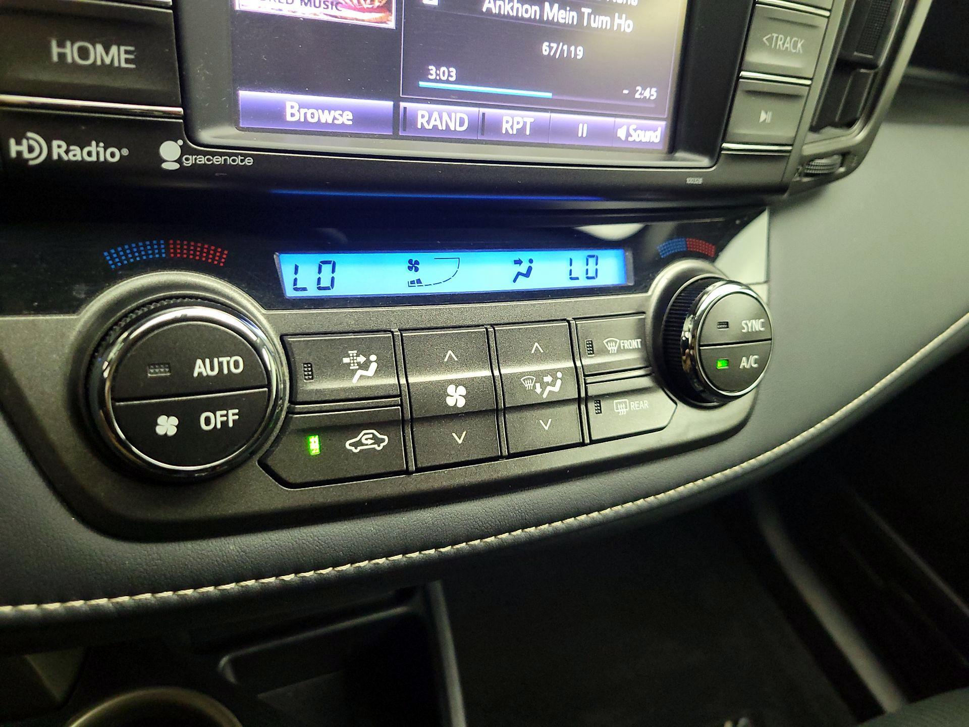 Thumbnail: 2015 Toyota RAV4 - 16