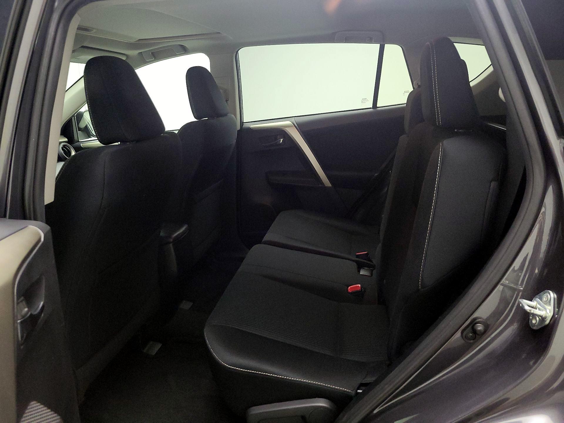 Thumbnail: 2015 Toyota RAV4 - 19