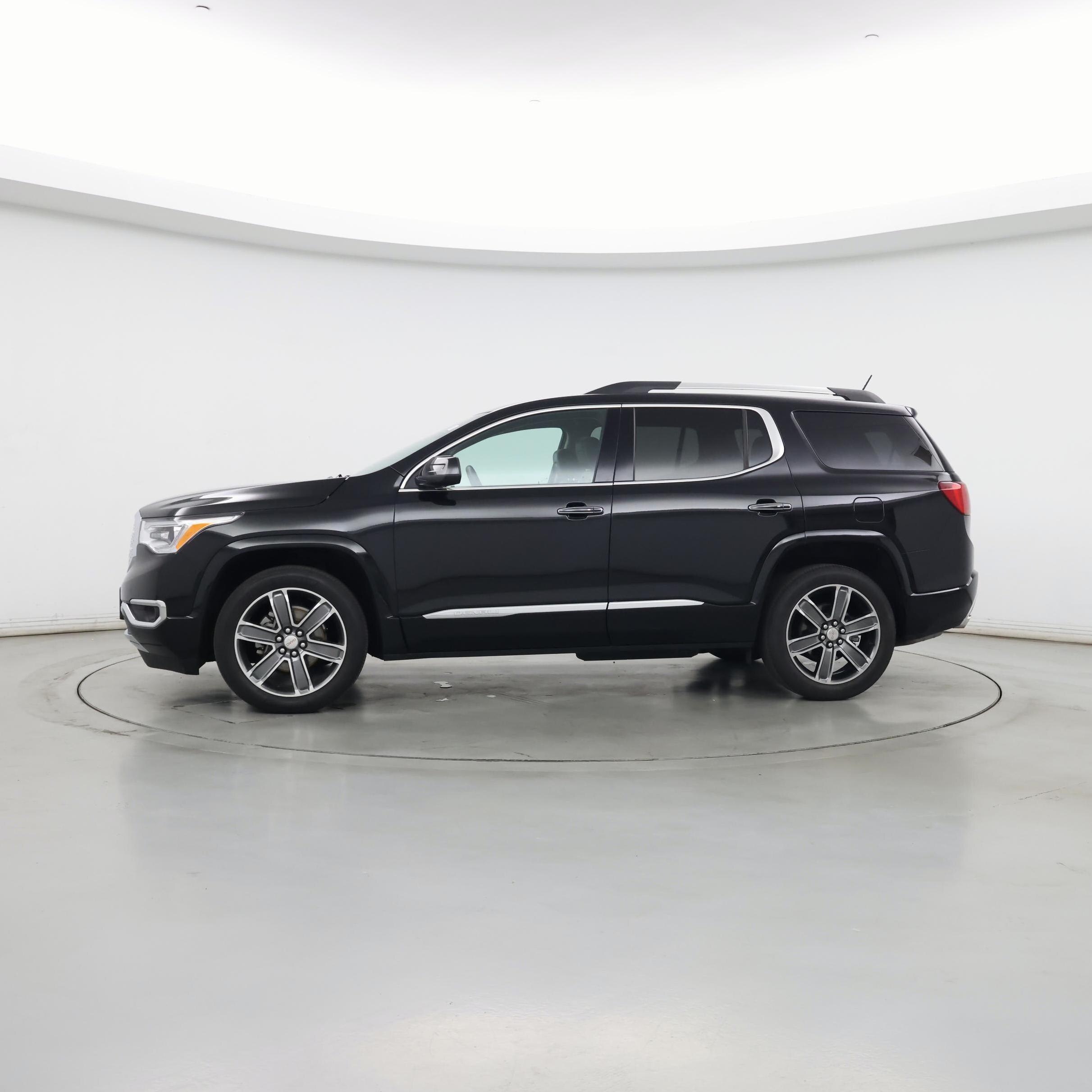 Thumbnail: 2017 GMC Acadia - 3