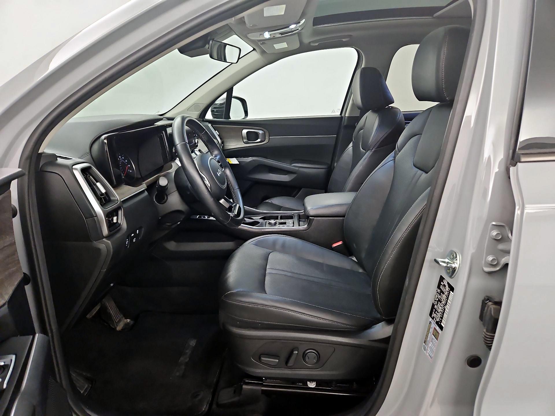 Thumbnail: 2022 Kia Sorento - 11