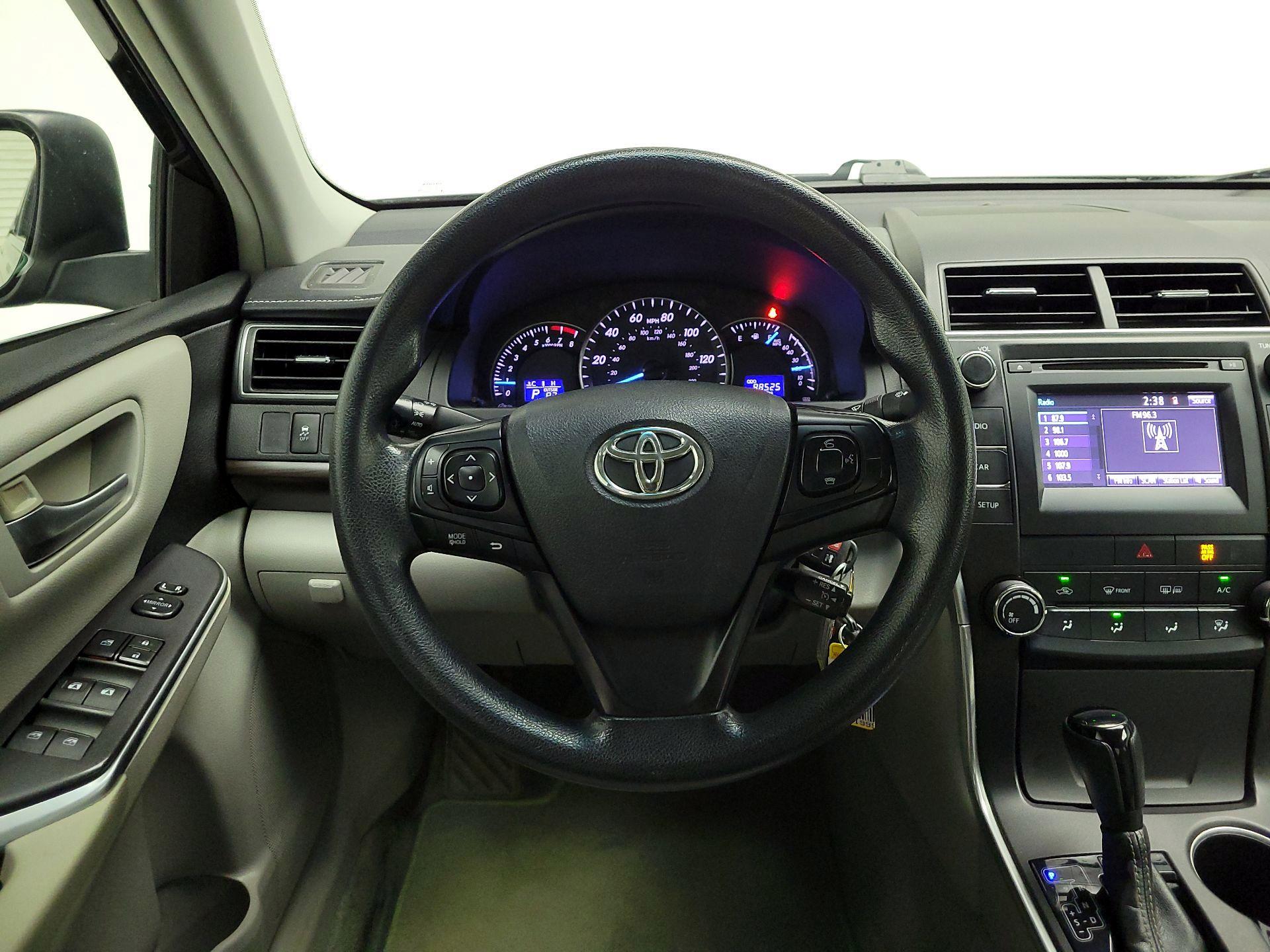 Thumbnail: 2015 Toyota Camry - 10