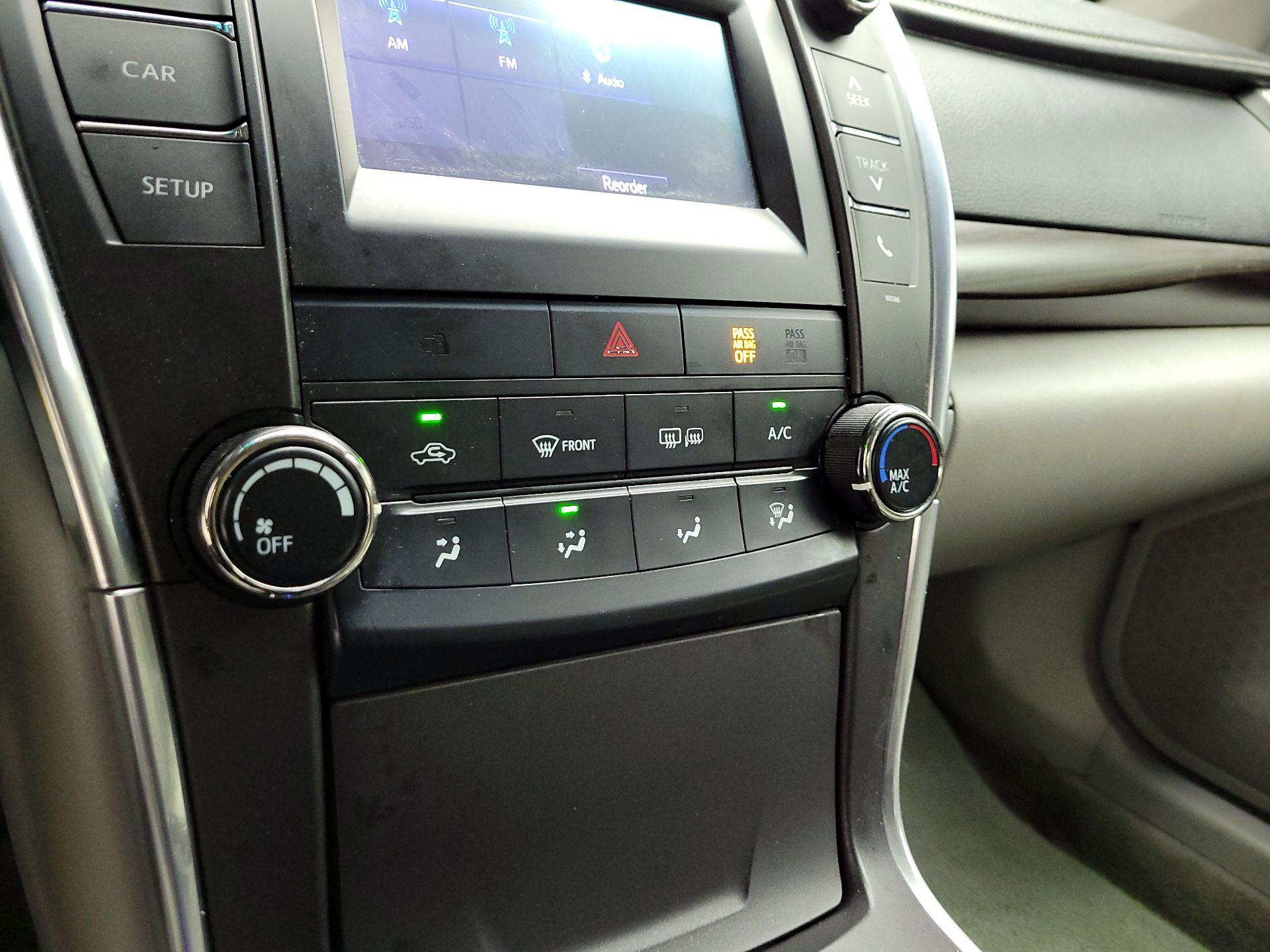 Thumbnail: 2015 Toyota Camry - 15