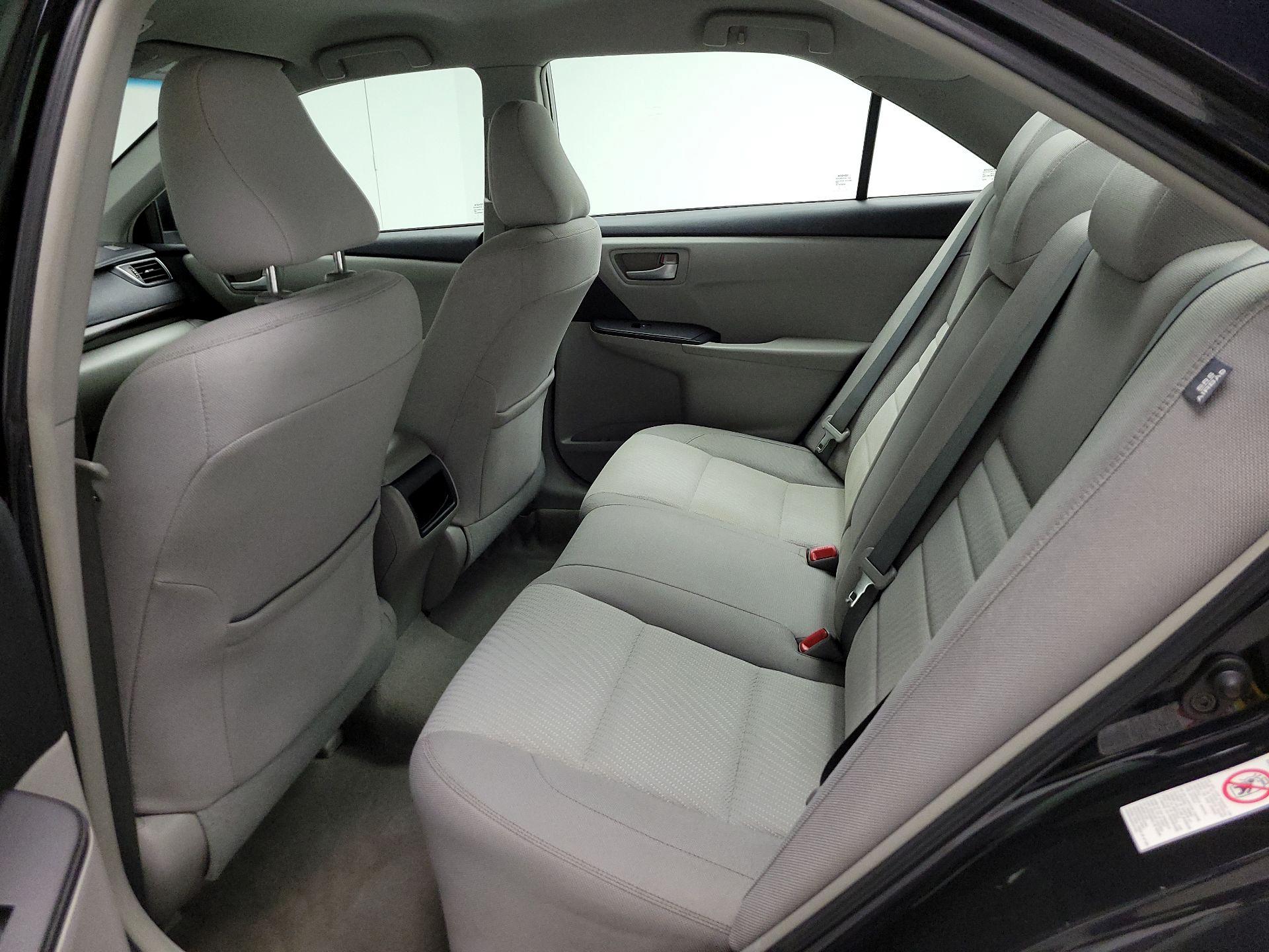 Thumbnail: 2015 Toyota Camry - 18