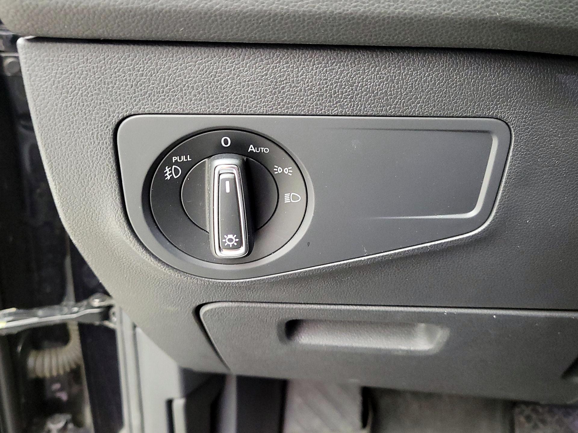 Thumbnail: 2019 Volkswagen Tiguan - 13
