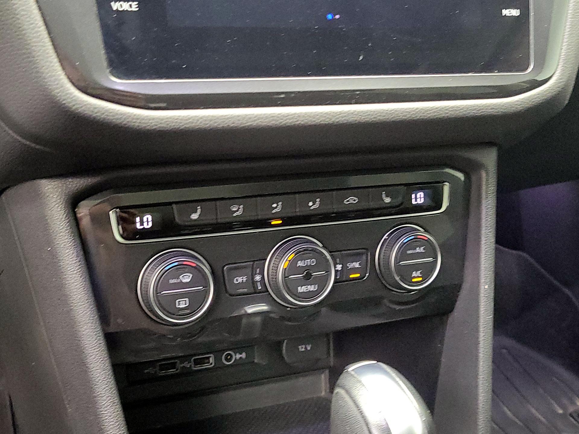 Thumbnail: 2019 Volkswagen Tiguan - 17