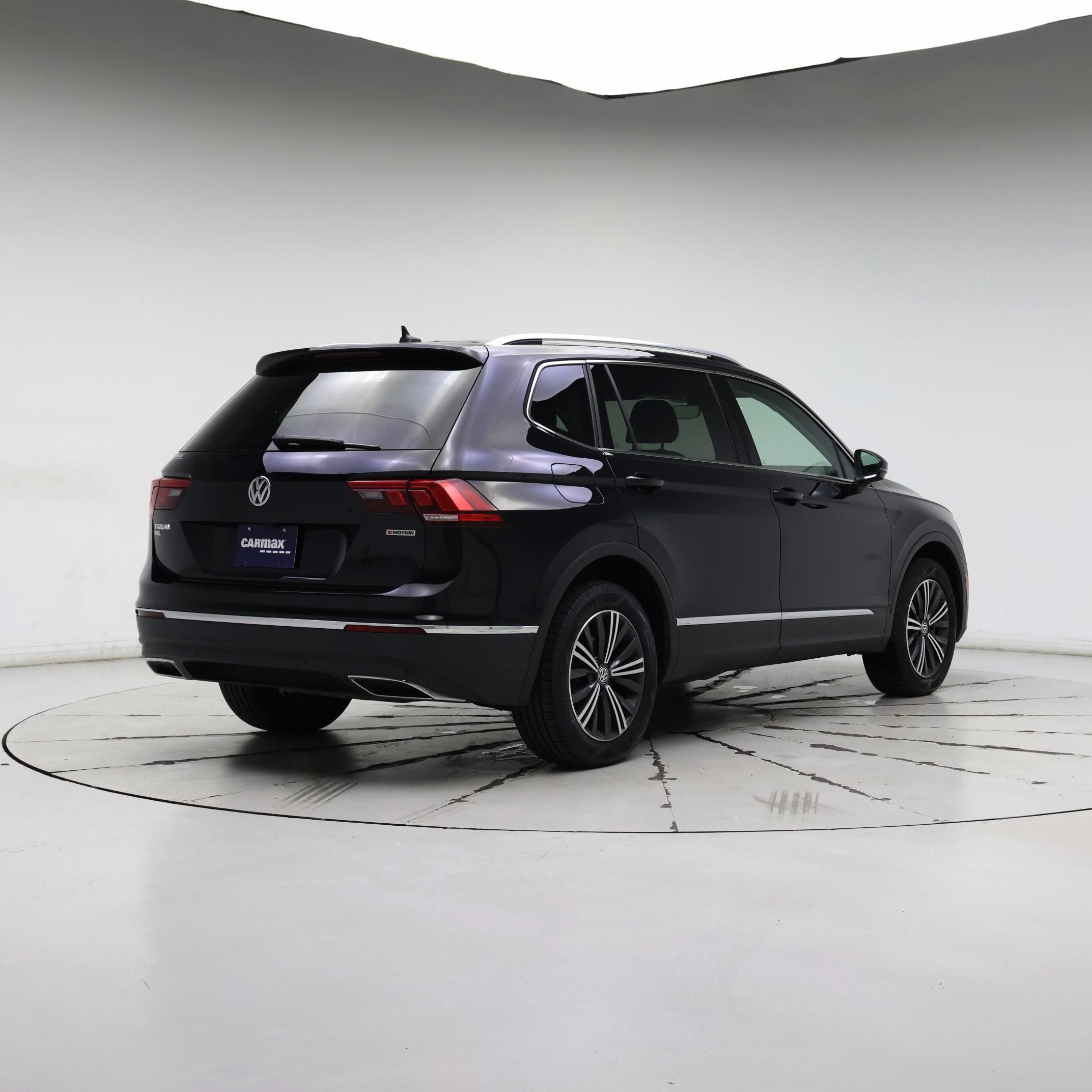 Thumbnail: 2019 Volkswagen Tiguan - 8