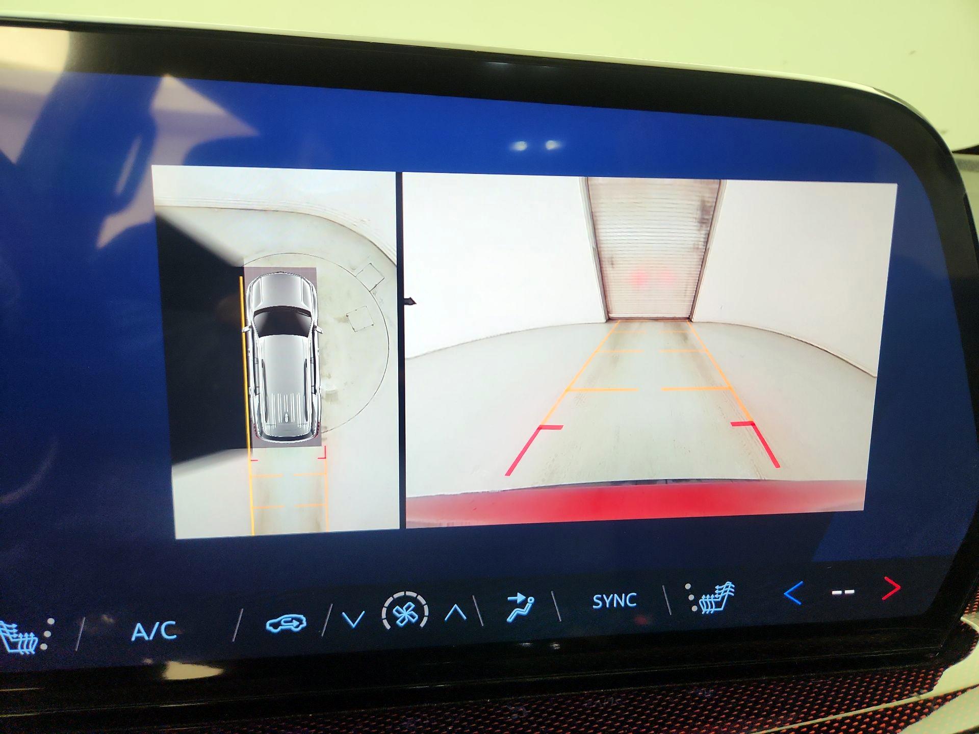 Thumbnail: 2024 Chevrolet Traverse - 15