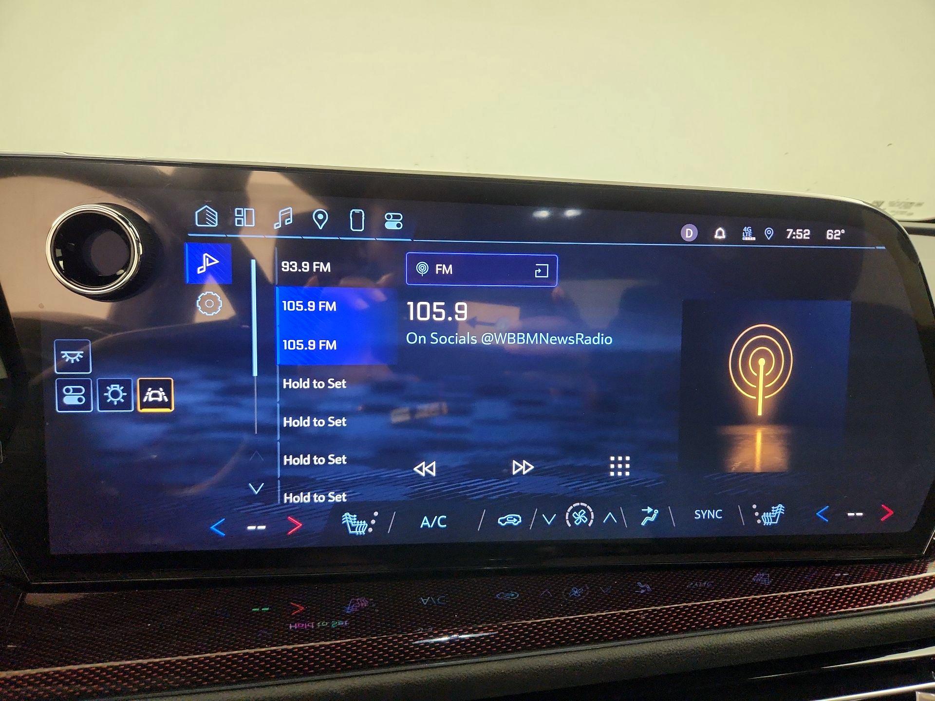 Thumbnail: 2024 Chevrolet Traverse - 16