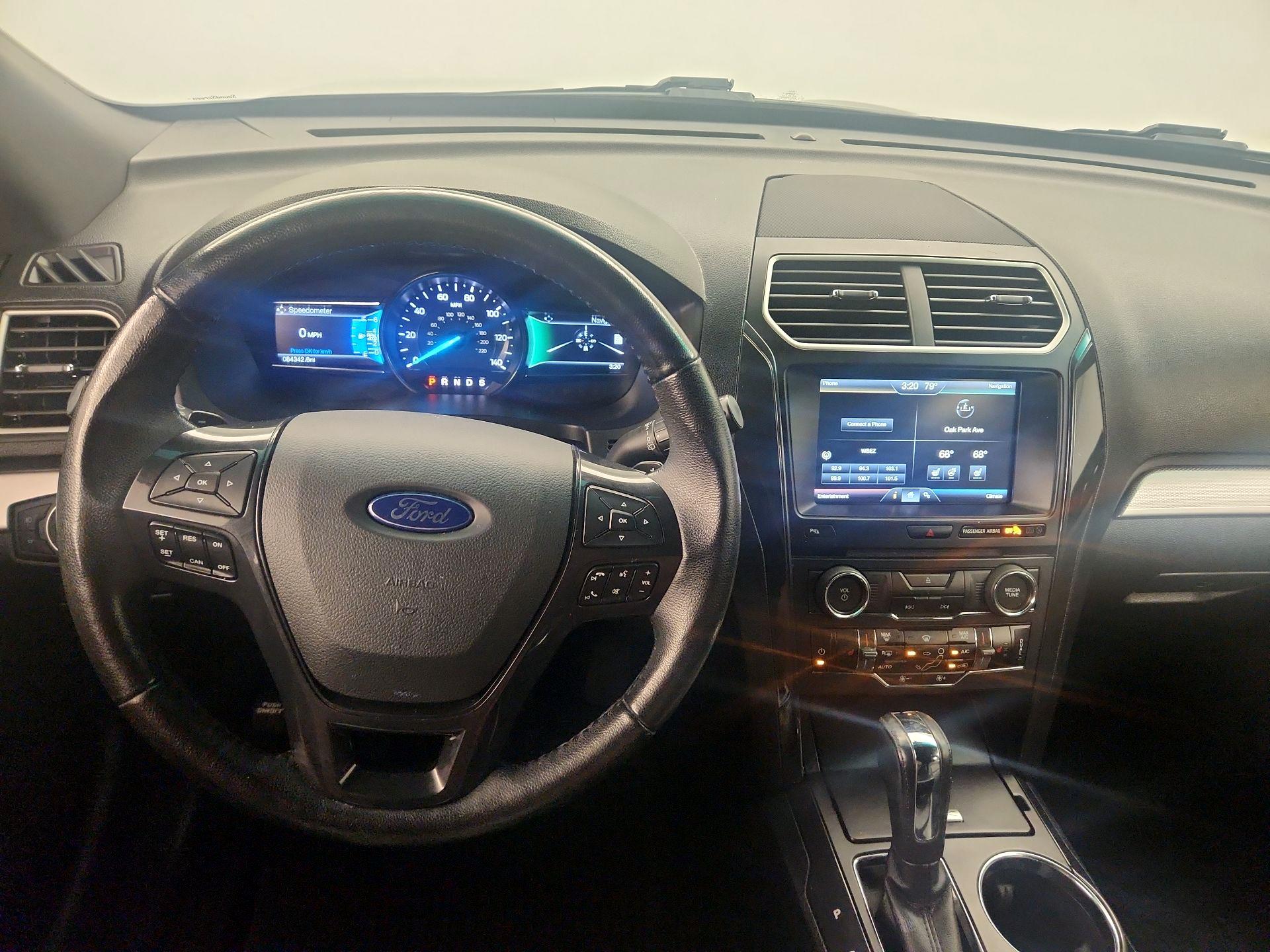 Thumbnail: 2016 Ford Explorer - 9
