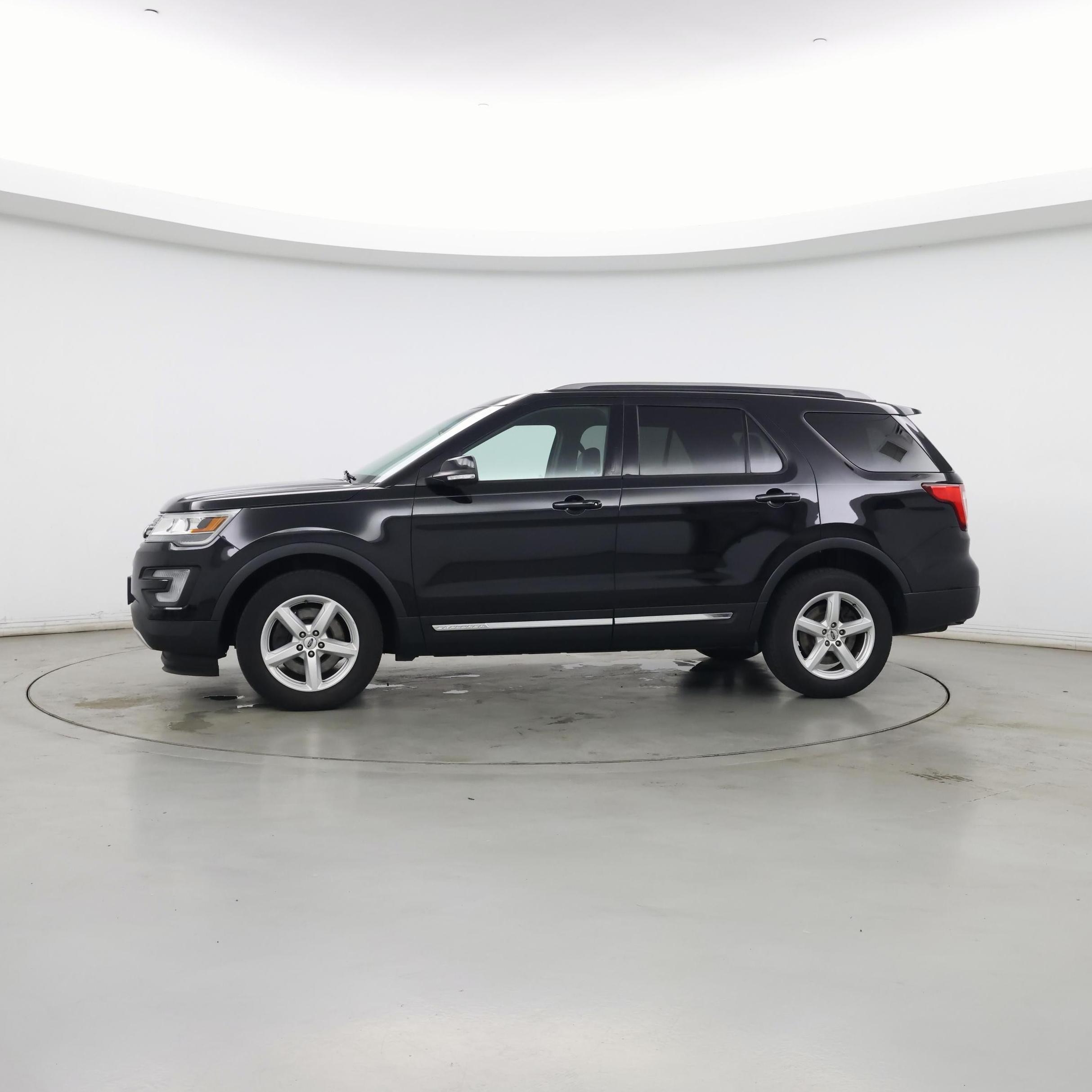 Thumbnail: 2016 Ford Explorer - 3