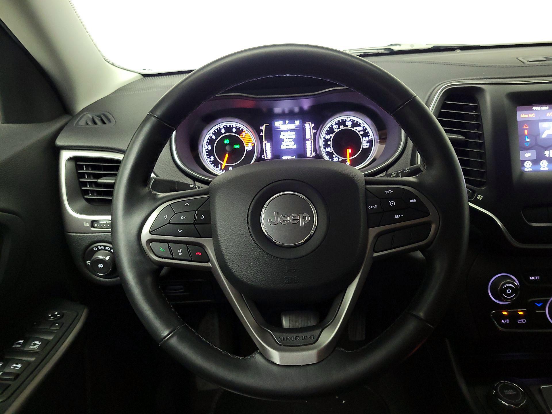 Thumbnail: 2019 Jeep Cherokee - 10