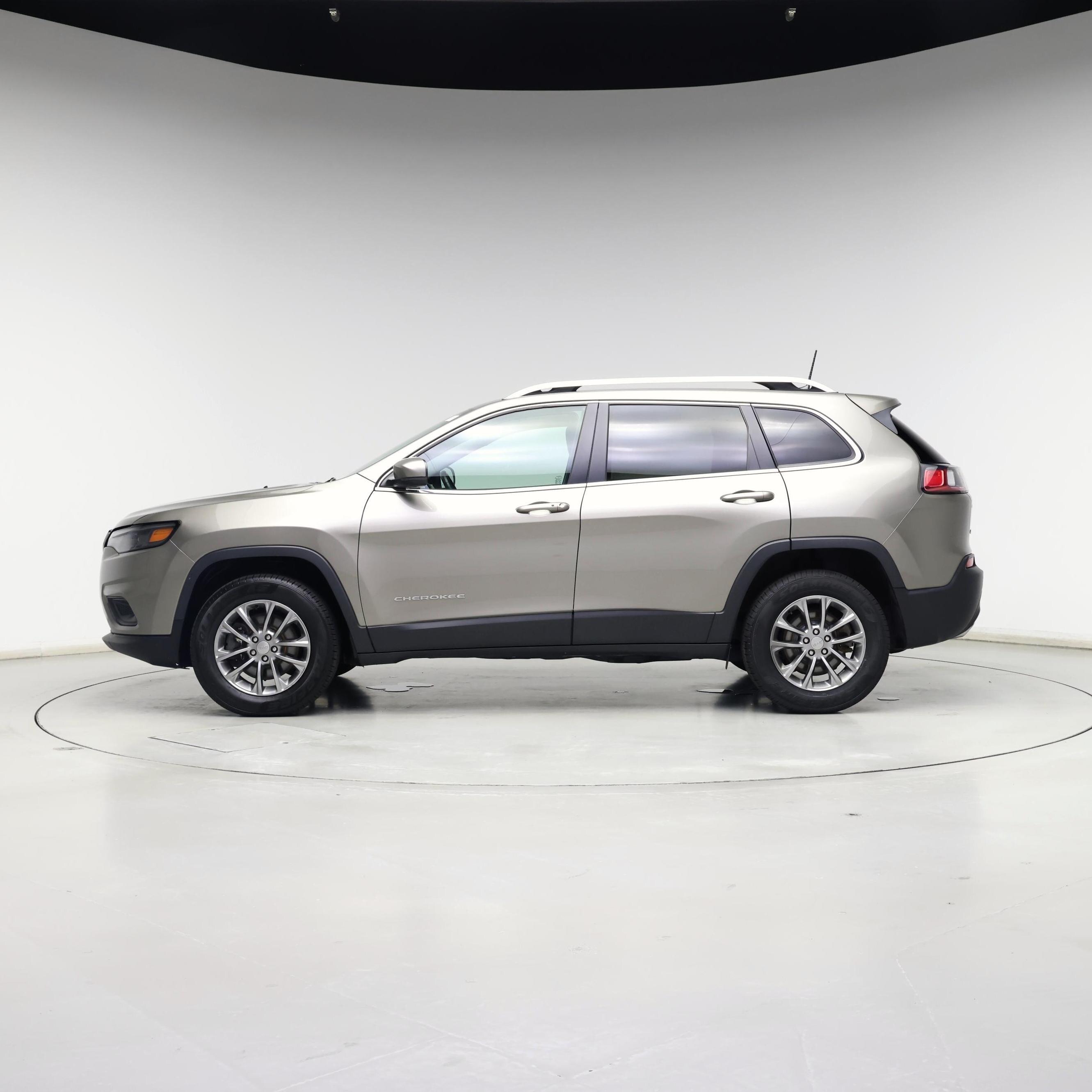 Thumbnail: 2019 Jeep Cherokee - 3