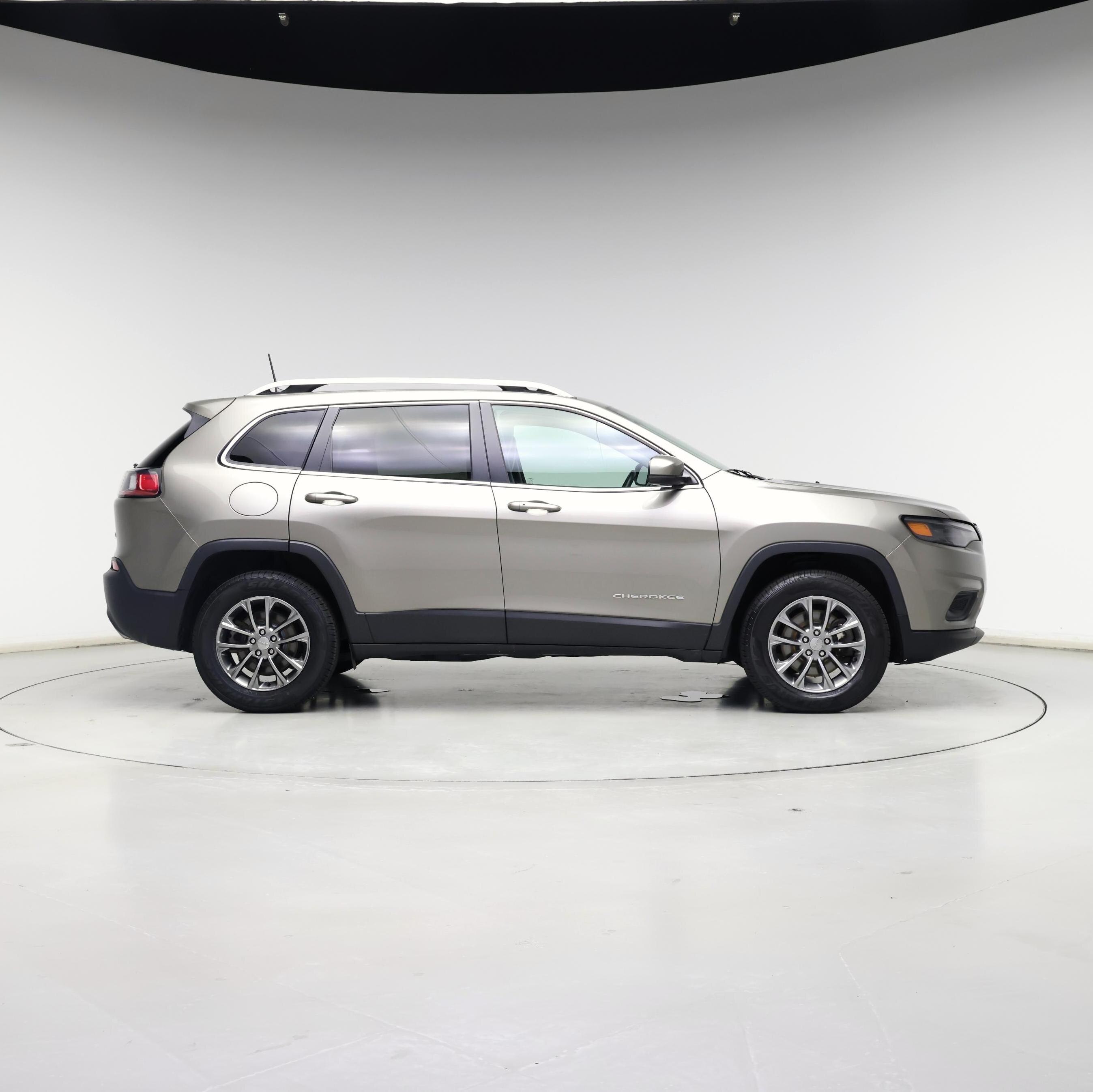 Thumbnail: 2019 Jeep Cherokee - 7