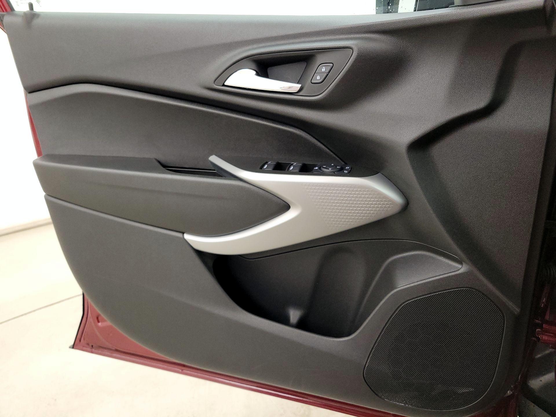 Thumbnail: 2024 Chevrolet Trax - 12