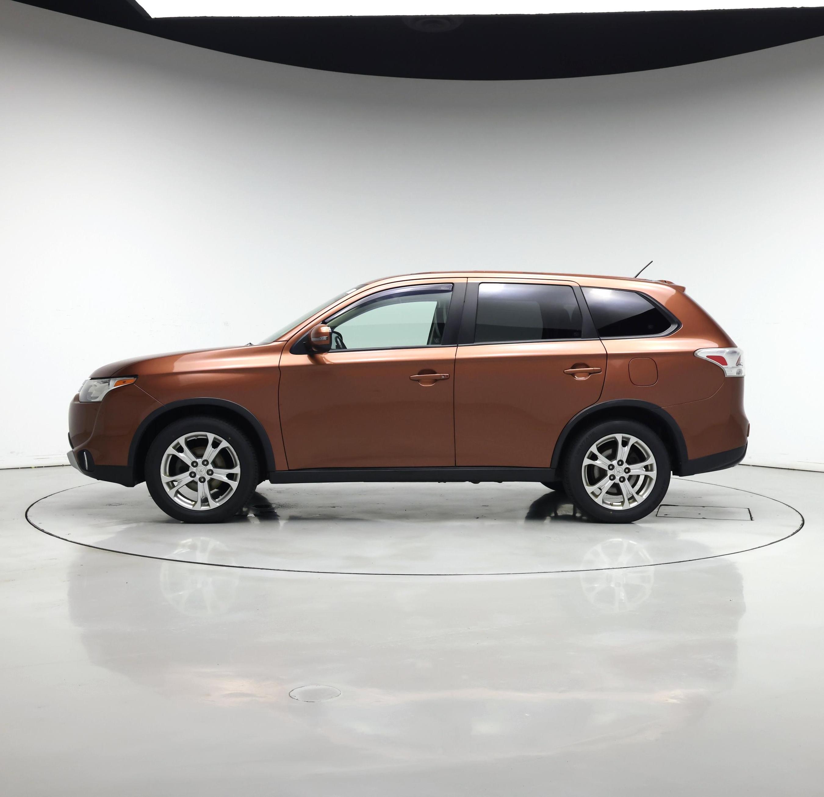Thumbnail: 2015 Mitsubishi Outlander - 3