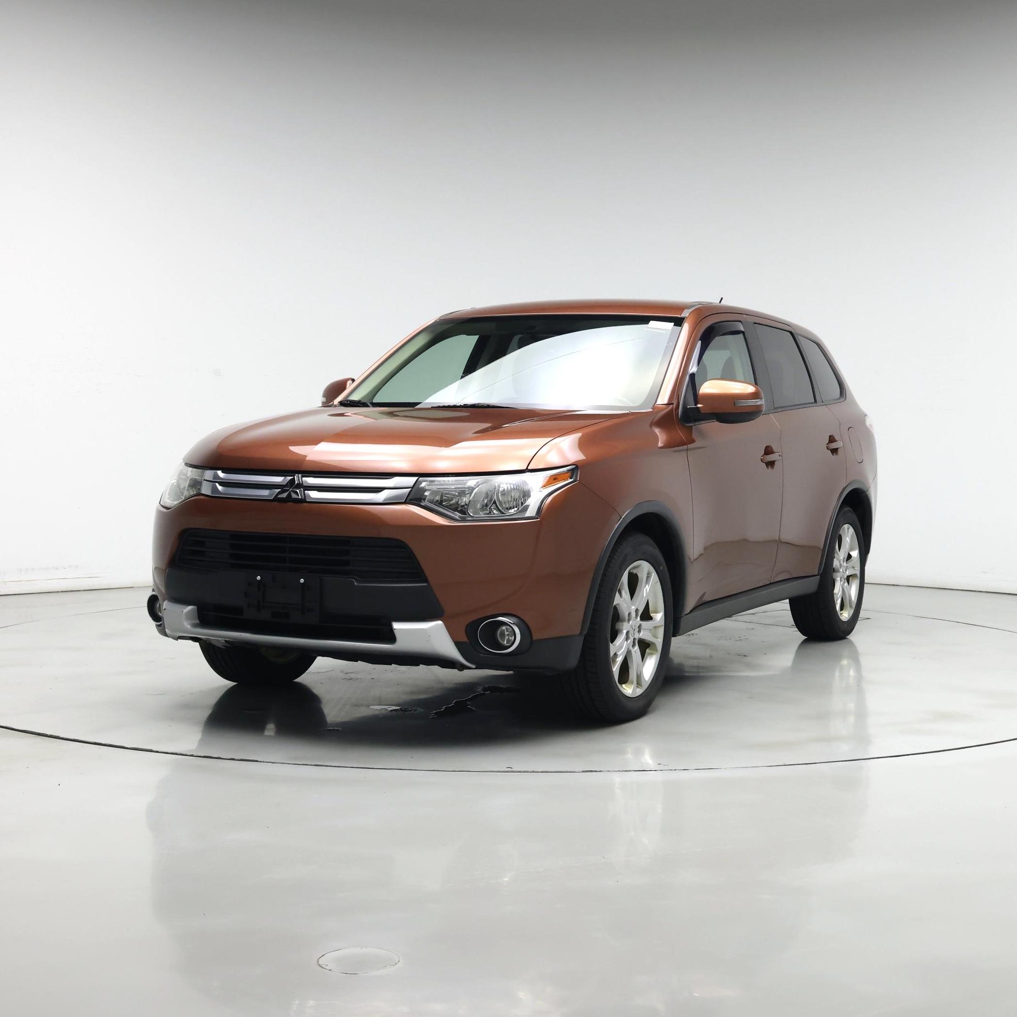 Thumbnail: 2015 Mitsubishi Outlander - 4