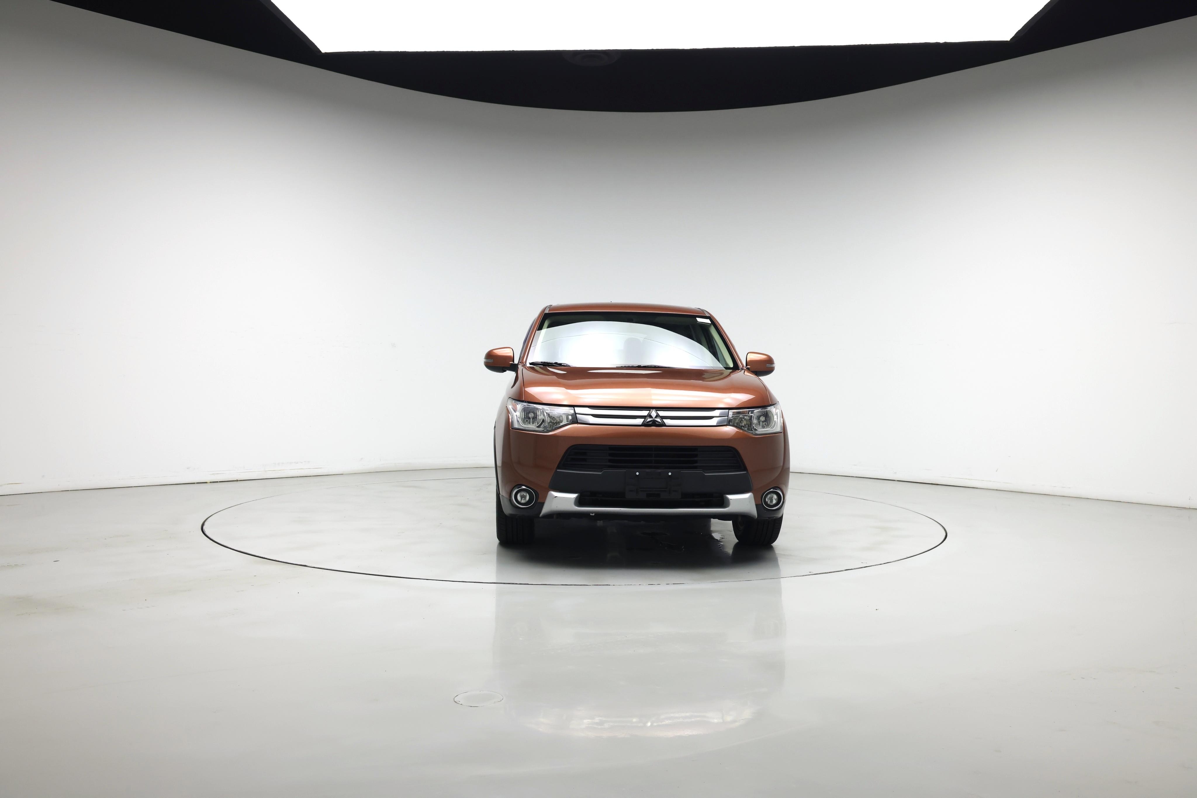 Thumbnail: 2015 Mitsubishi Outlander - 5