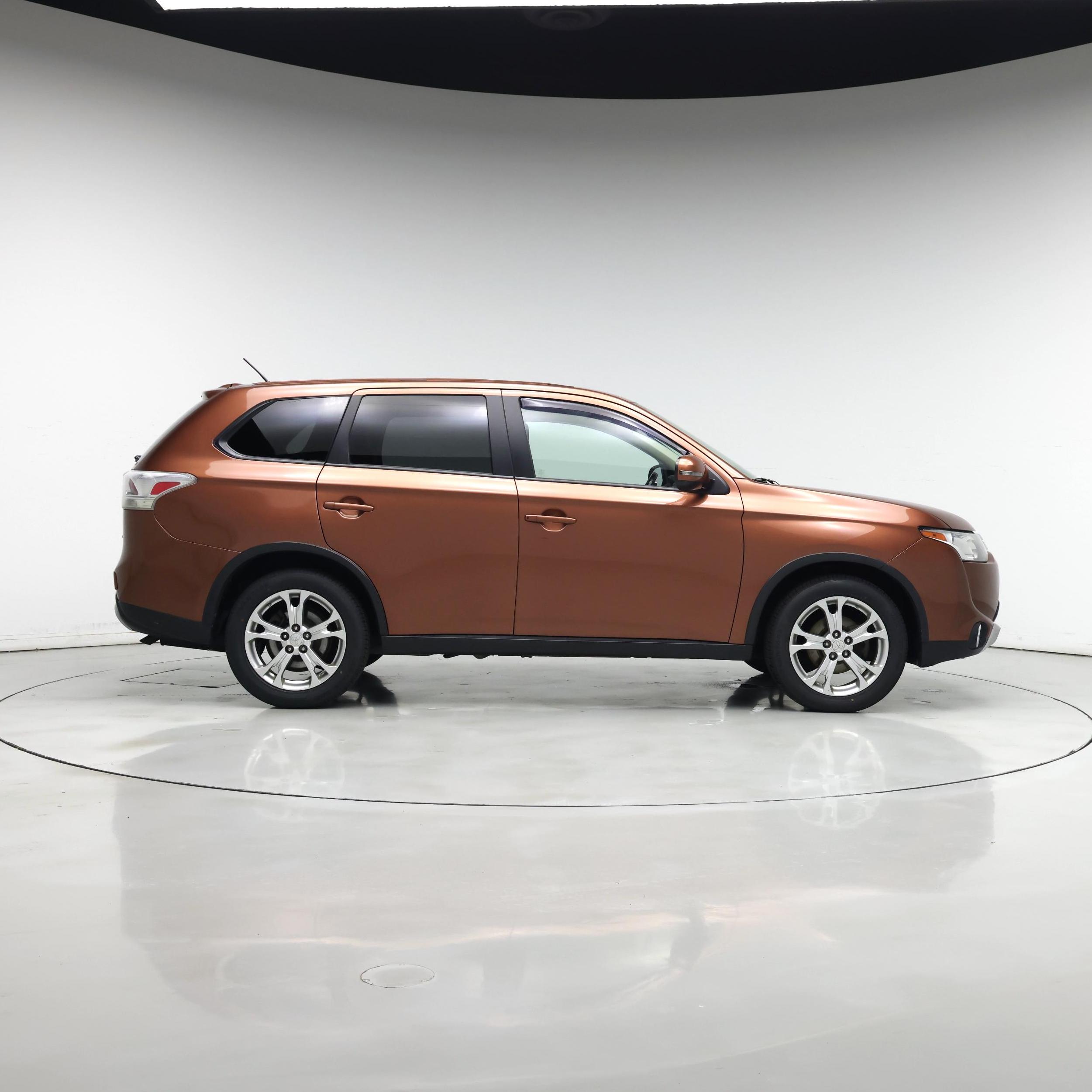 Thumbnail: 2015 Mitsubishi Outlander - 7