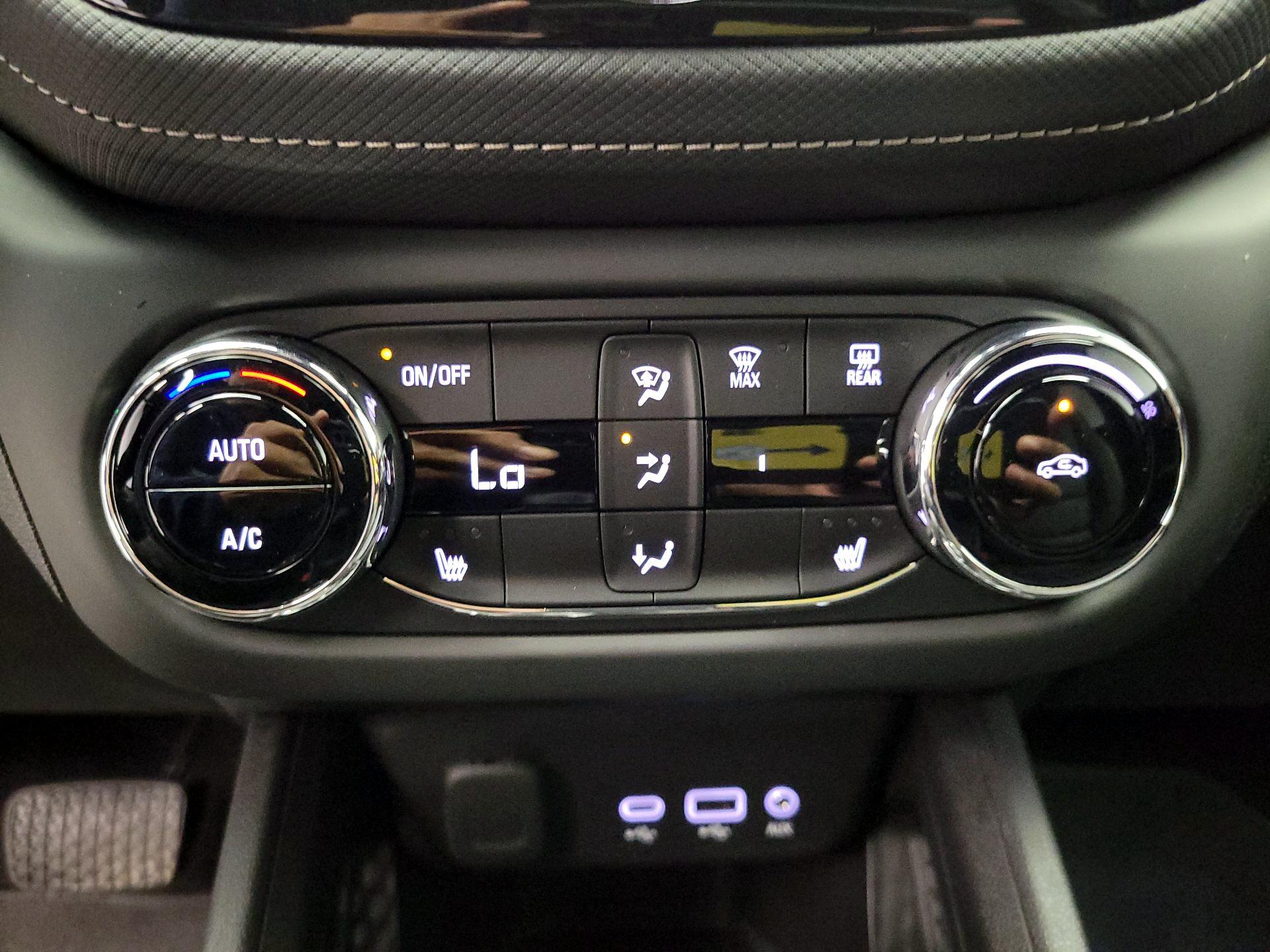 Thumbnail: 2022 Chevrolet TrailBlazer - 16