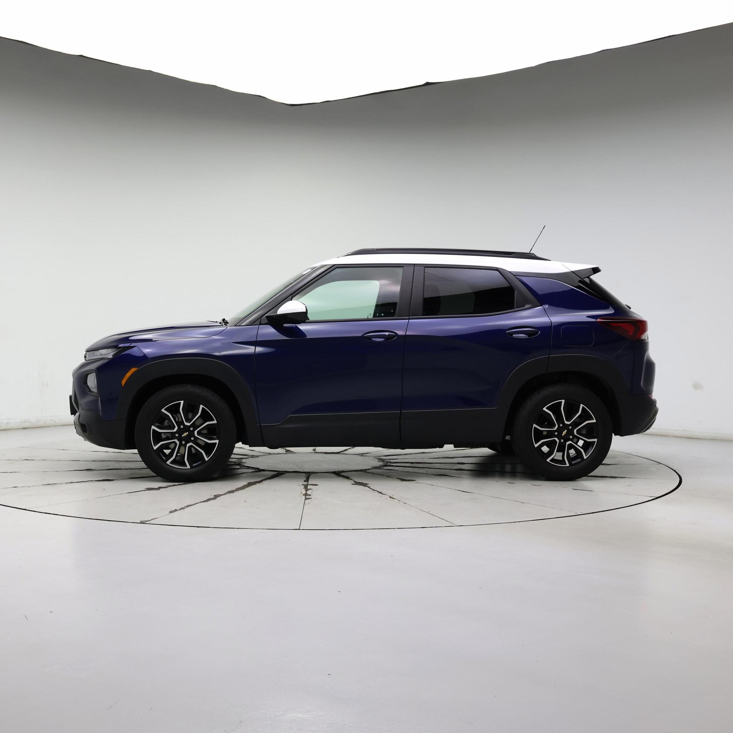 Thumbnail: 2022 Chevrolet TrailBlazer - 3