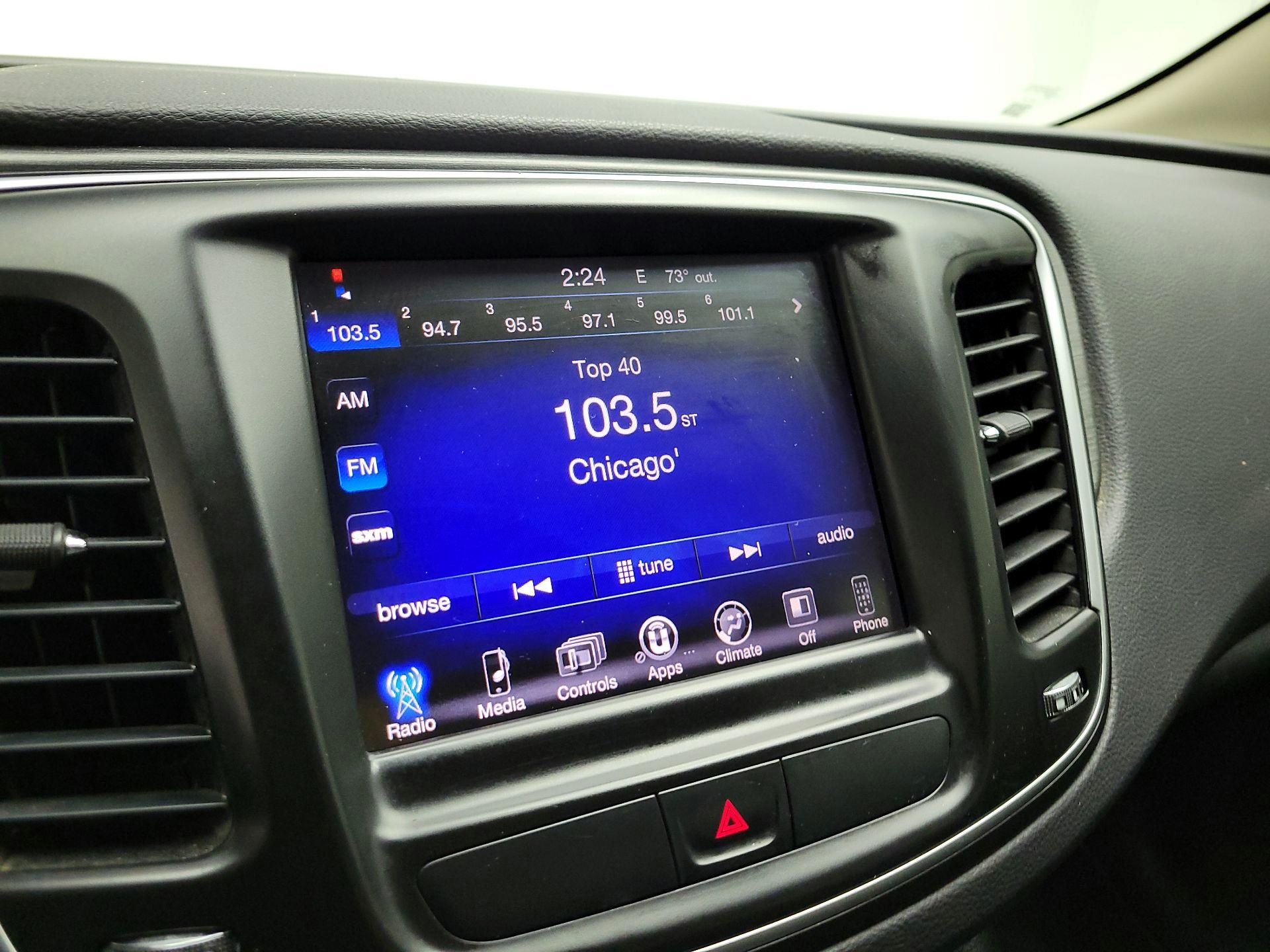 Thumbnail: 2016 Chrysler 200 - 15