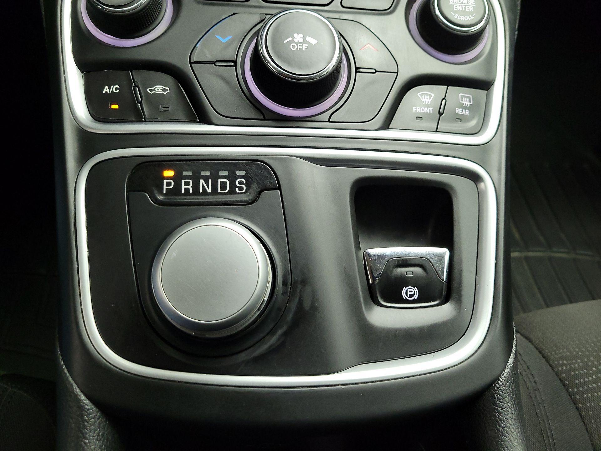 Thumbnail: 2016 Chrysler 200 - 17