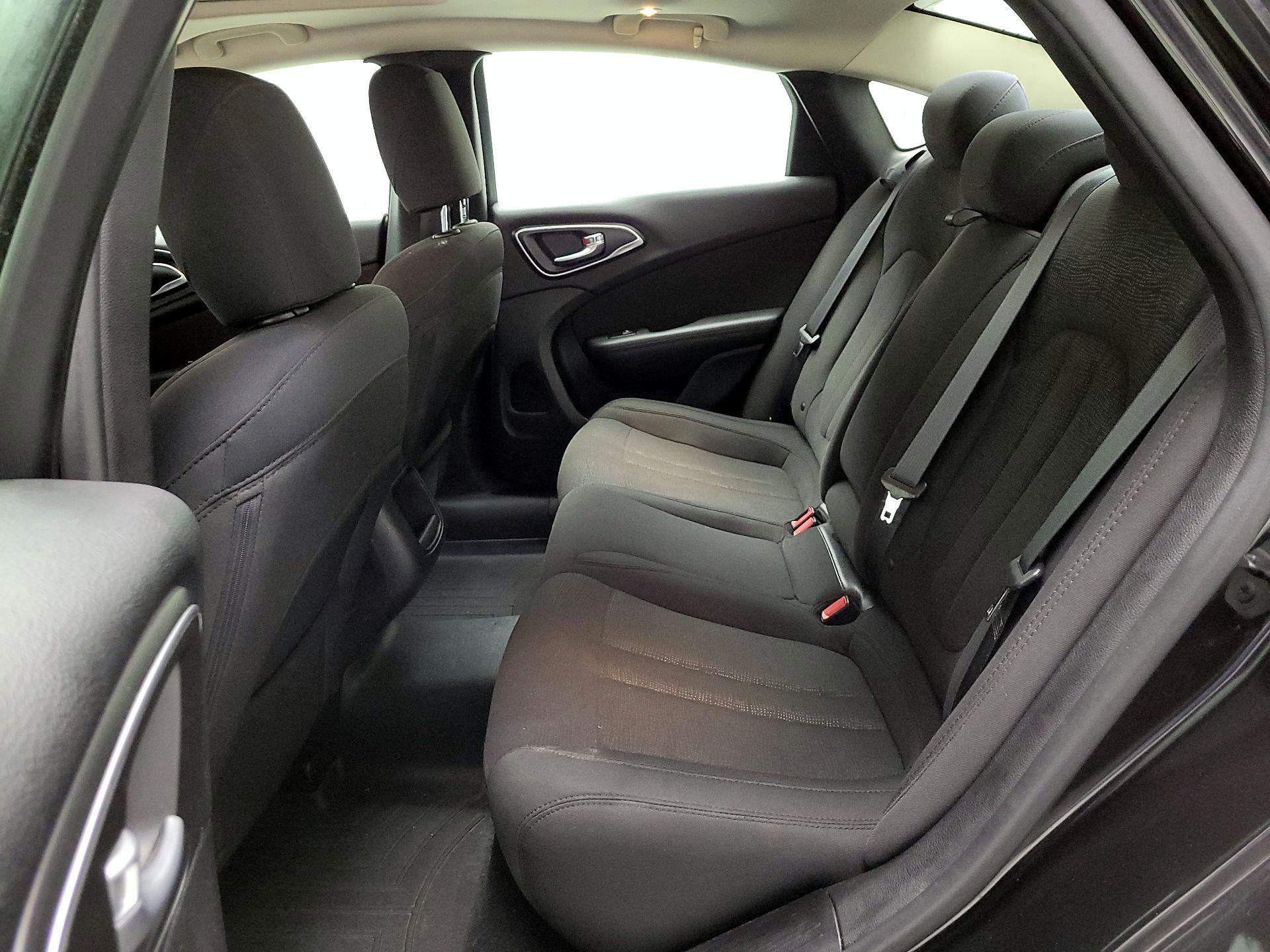 Thumbnail: 2016 Chrysler 200 - 19