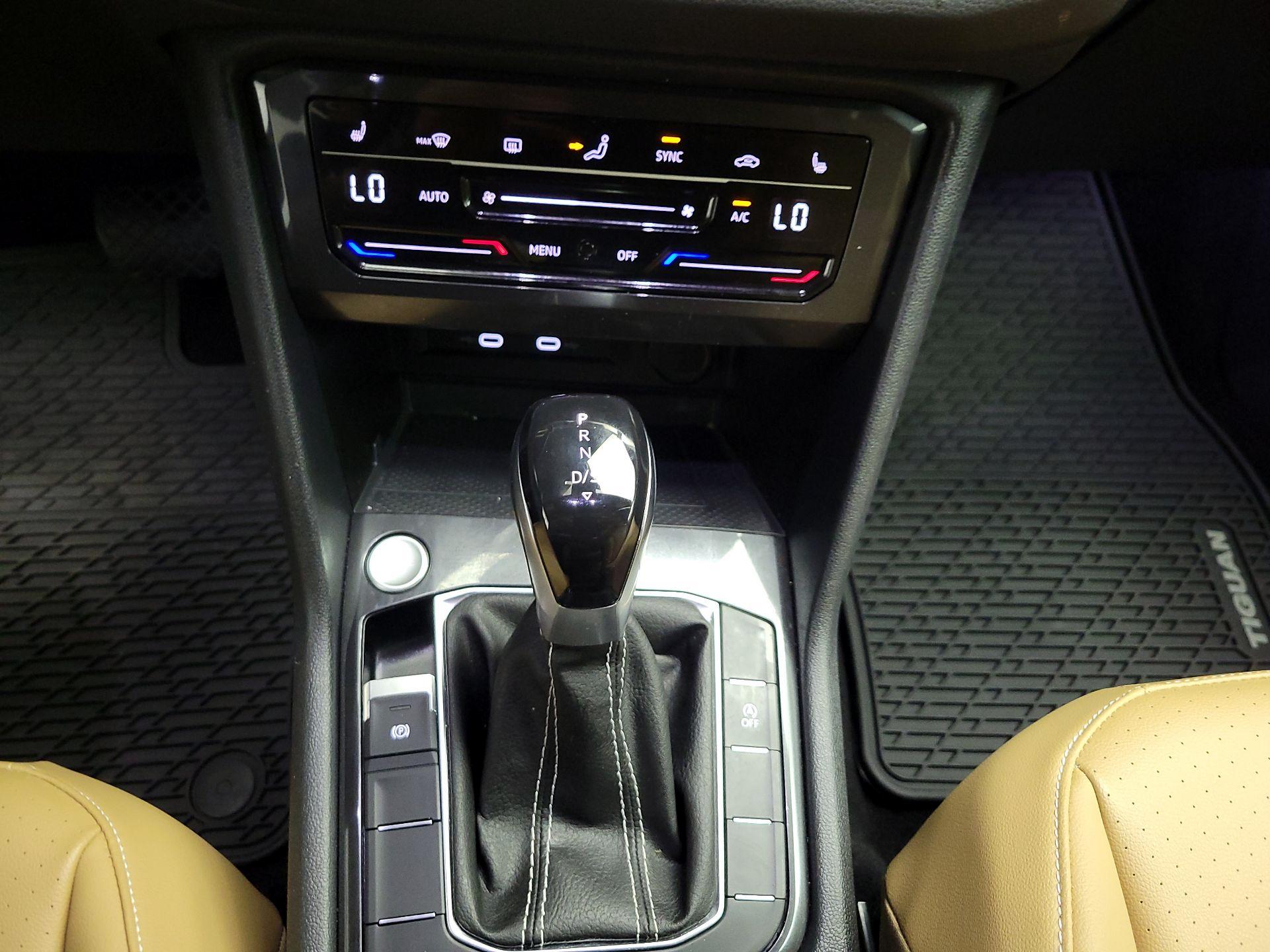 Thumbnail: 2022 Volkswagen Tiguan - 16