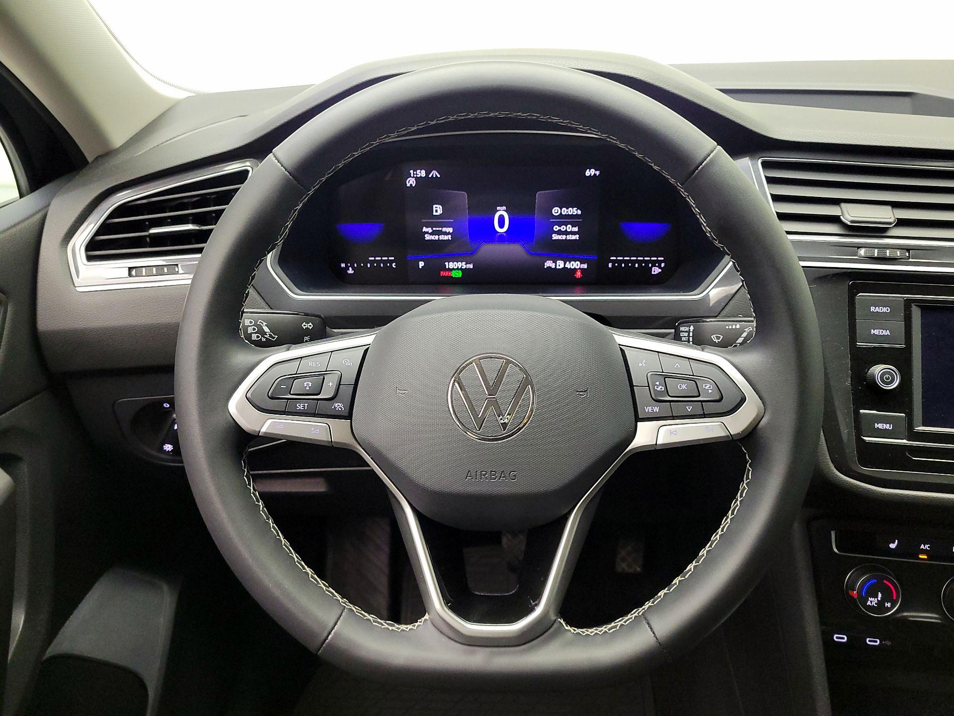 Thumbnail: 2024 Volkswagen Tiguan - 10