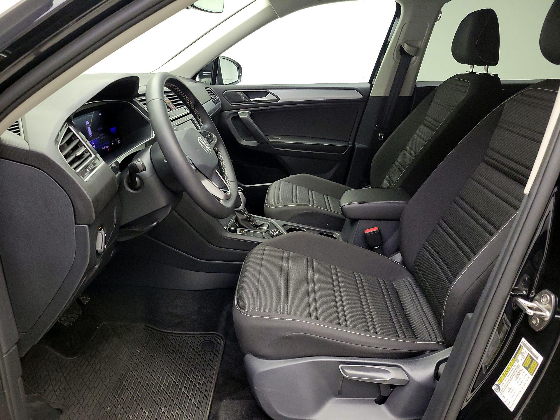 Thumbnail: 2024 Volkswagen Tiguan - 11