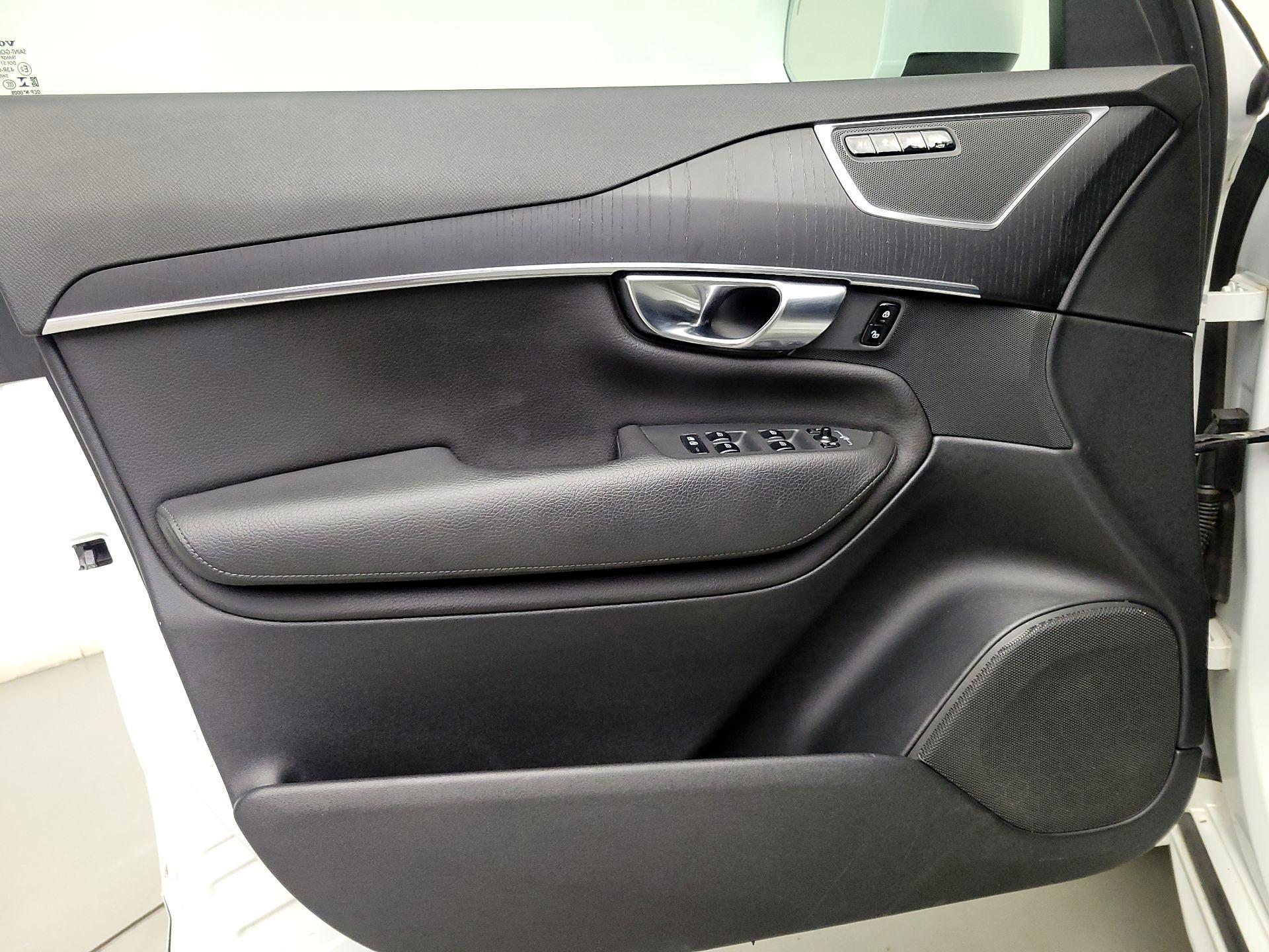 Thumbnail: 2020 Volvo XC90 - 12