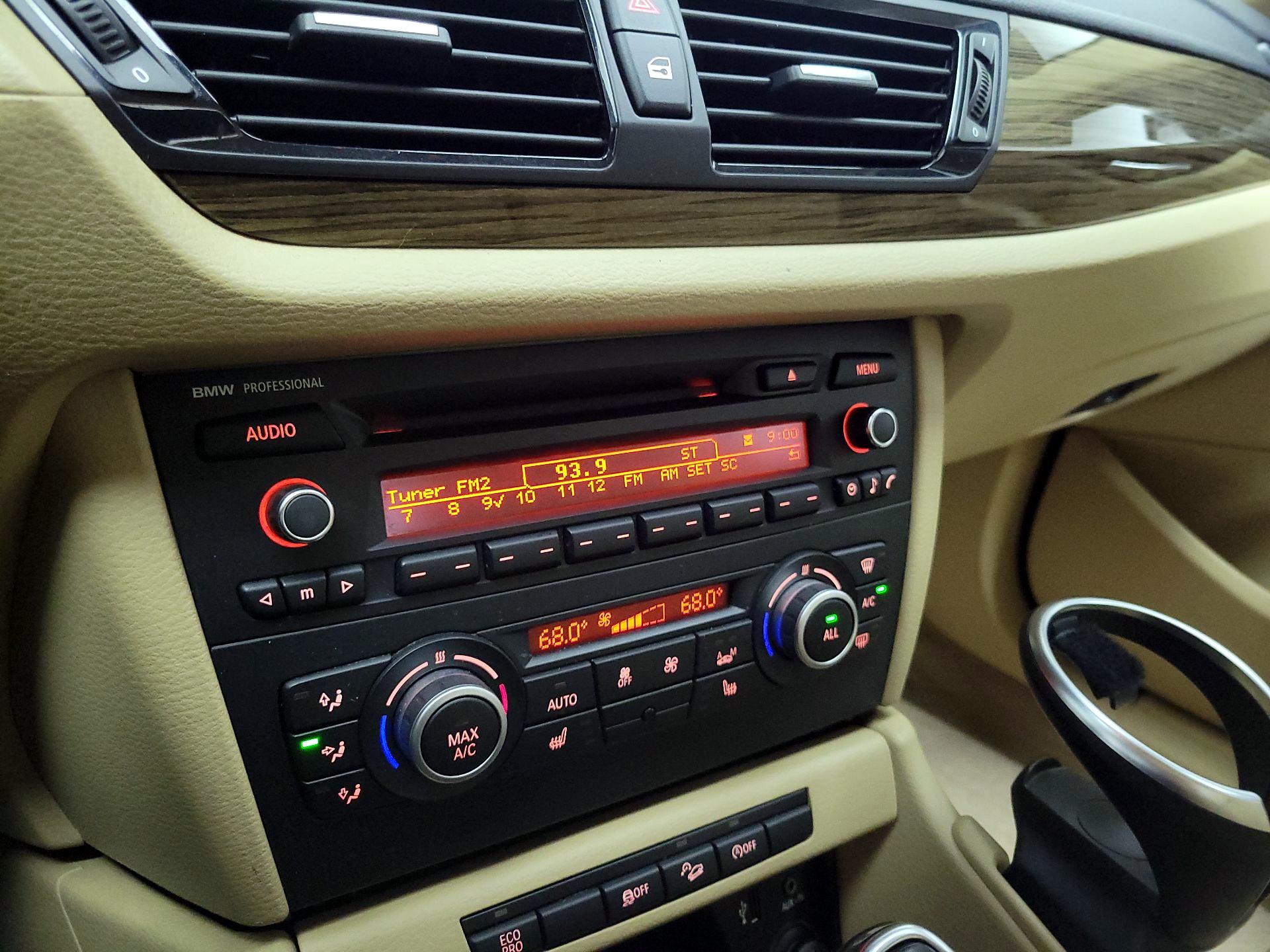 Thumbnail: 2014 BMW X1 - 14
